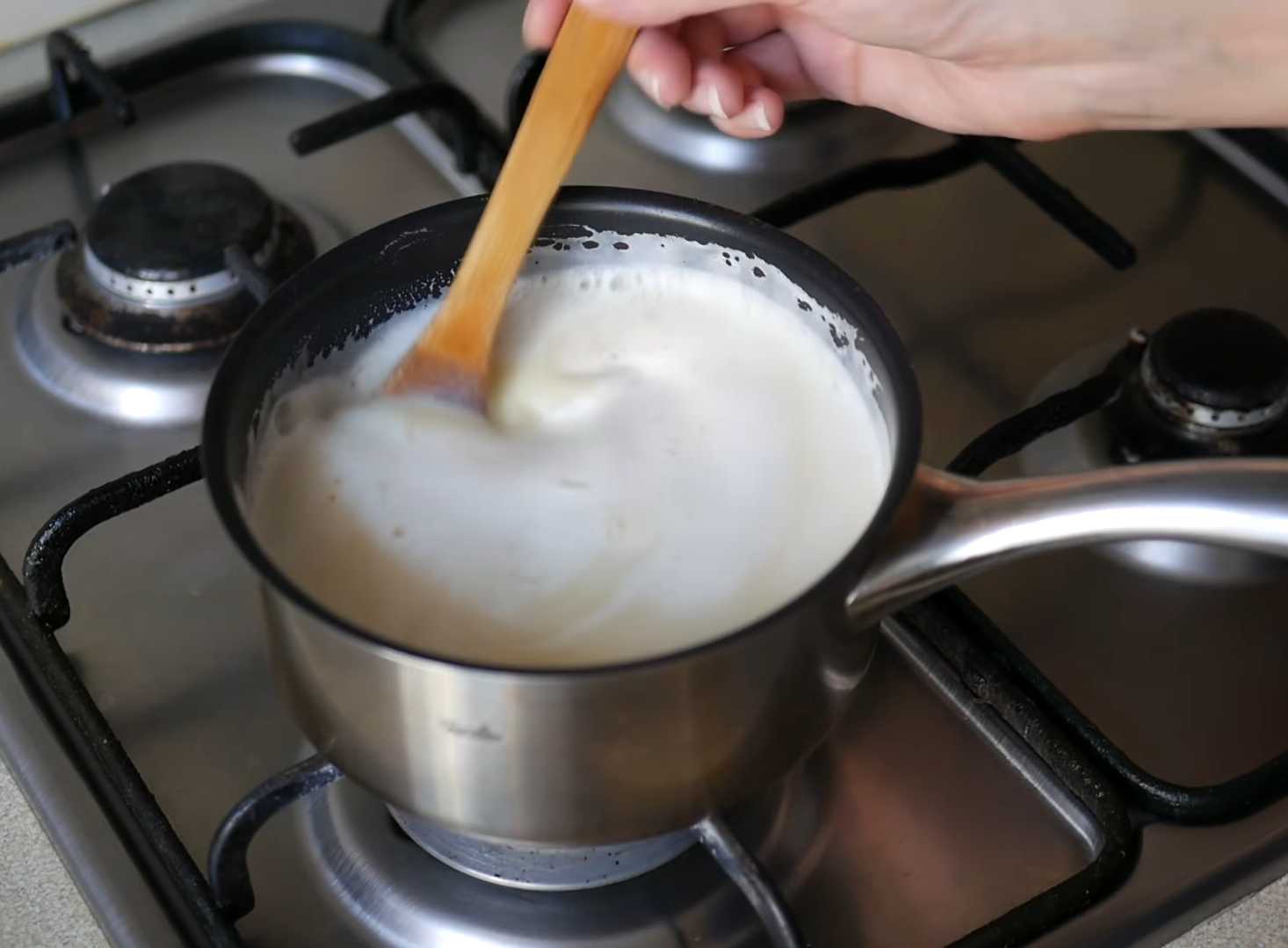 Торт из печенья с бананами и заварным кремом без выпечки-Шаг 5