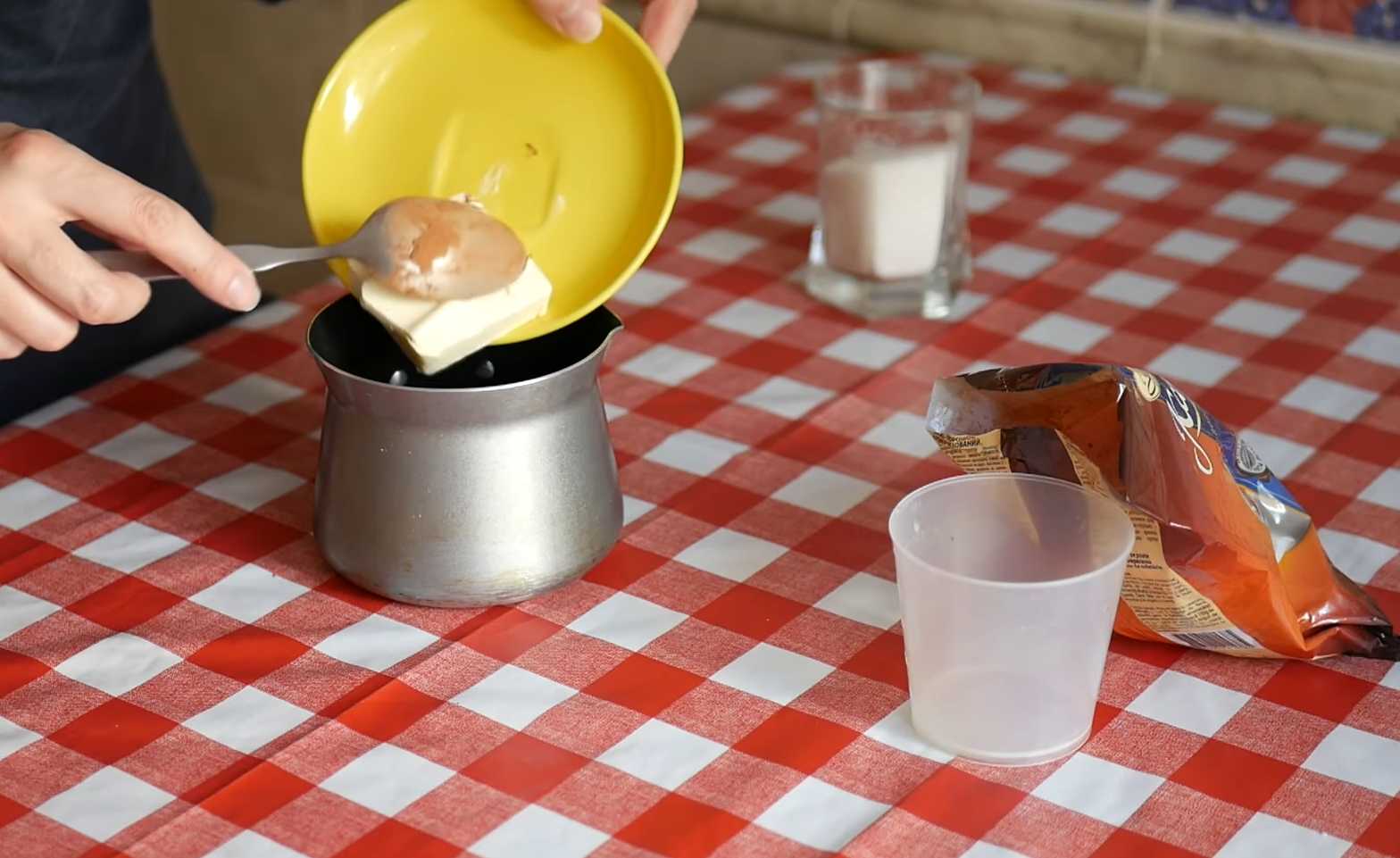 Торт из печенья с бананами и заварным кремом без выпечки-Шаг 11