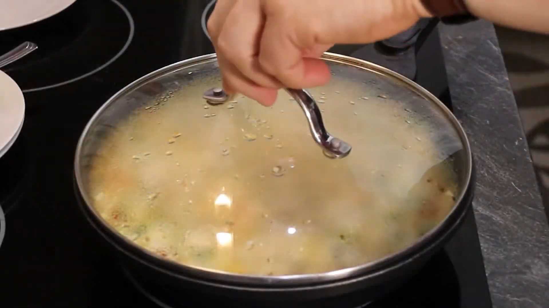 Омлет с помидорами на сковороде-Шаг 9