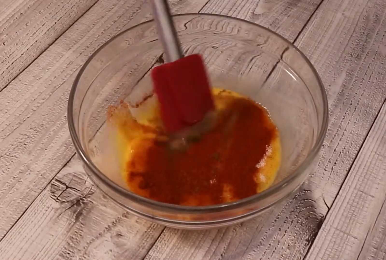 Омлет с помидорами на сковороде-Шаг 3