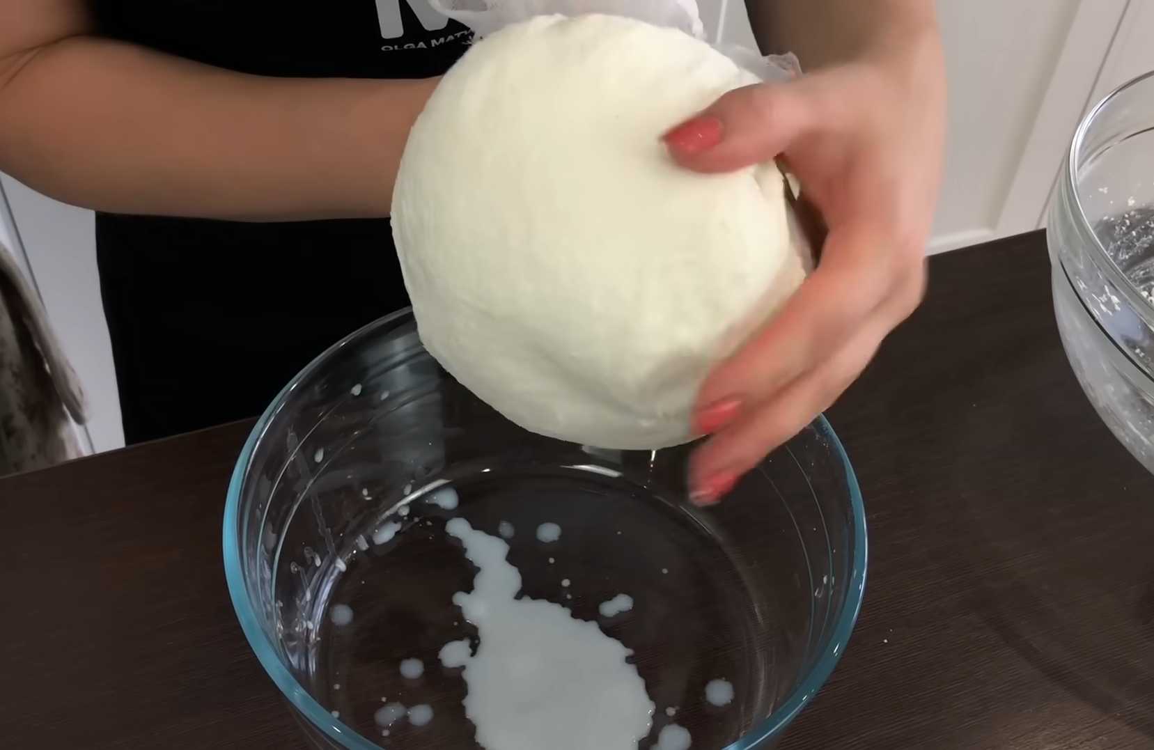 Пышные высокие сырники из творога с манкой-Шаг 1