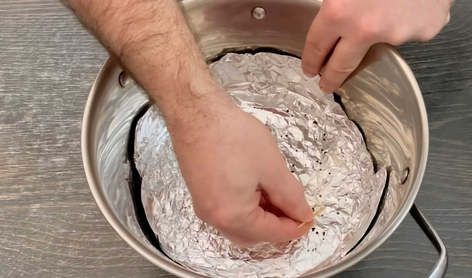 Грудинка и сало горячего копчения в кастрюле-Шаг 7