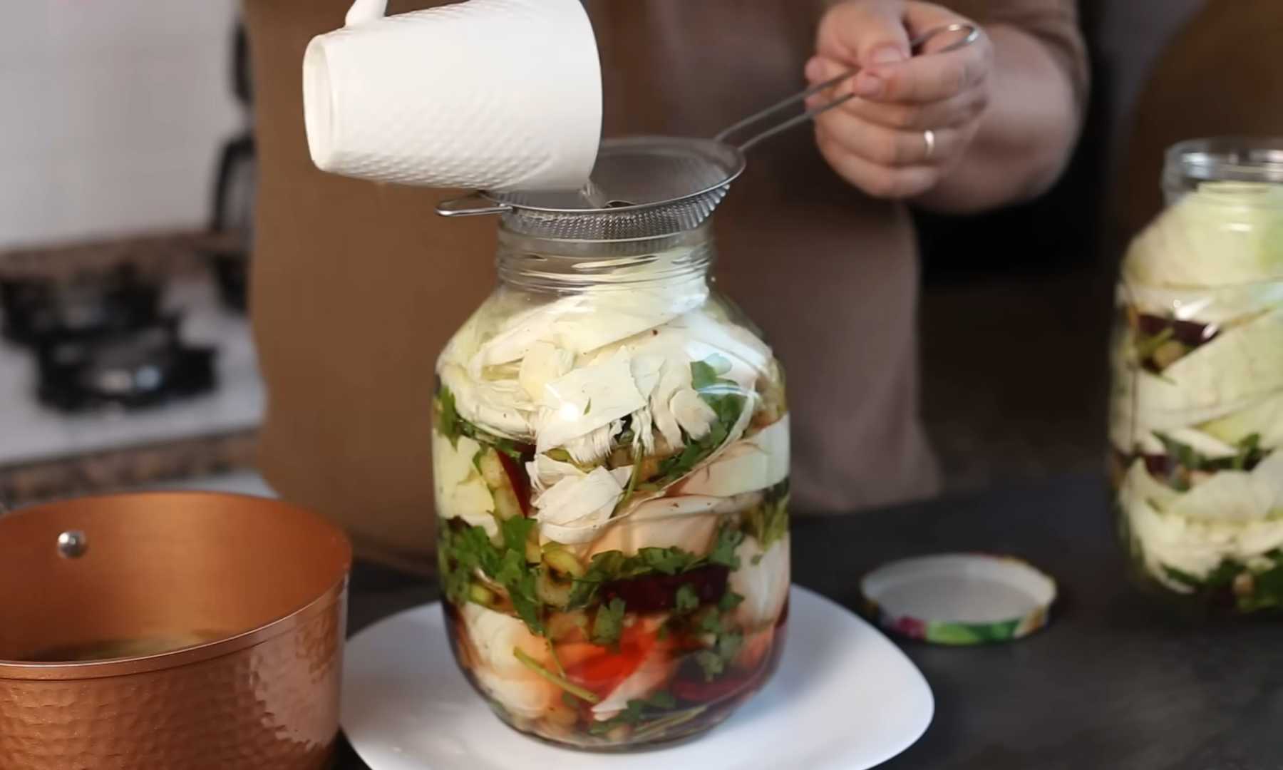 Хрустящая маринованная капуста со свеклой и сельдереем-Шаг 6