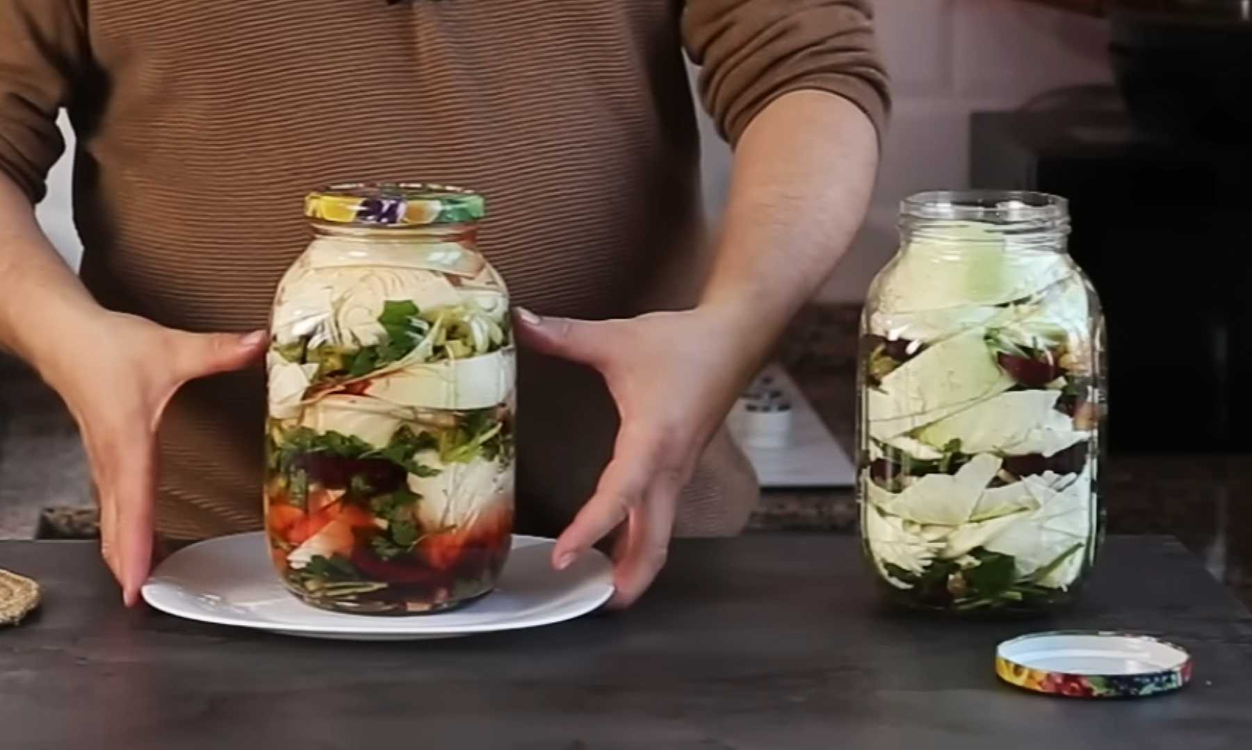 Хрустящая маринованная капуста со свеклой и сельдереем-Шаг 7