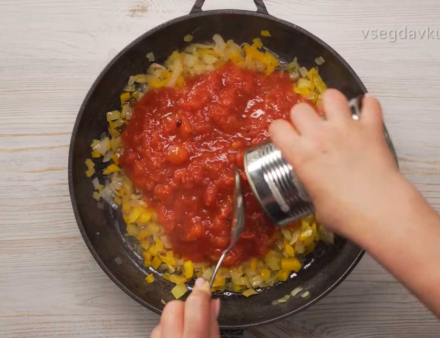 Турецкая яичница с овощами: классический рецепт Менемен-Шаг 3