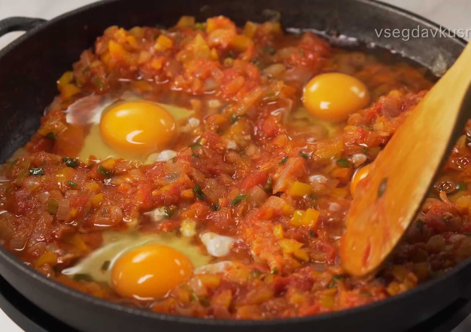 Турецкая яичница с овощами: классический рецепт Менемен-Шаг 5