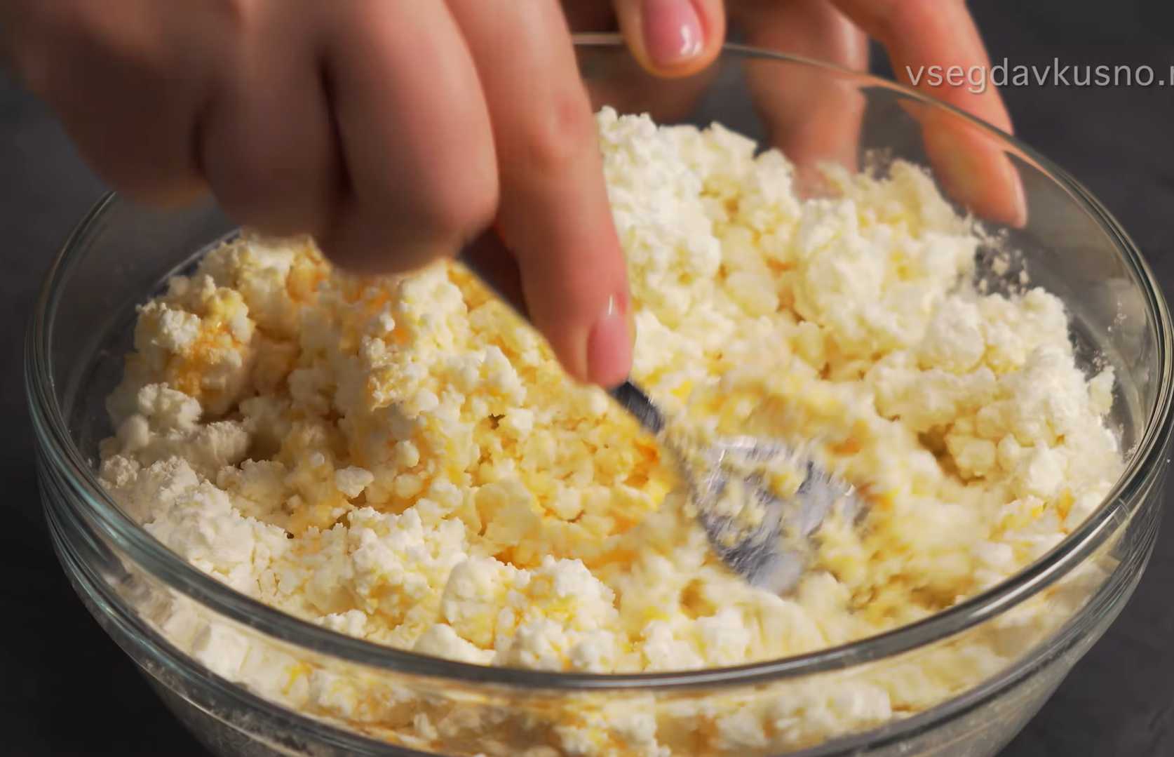 Сытные творожные сырники-Шаг 3