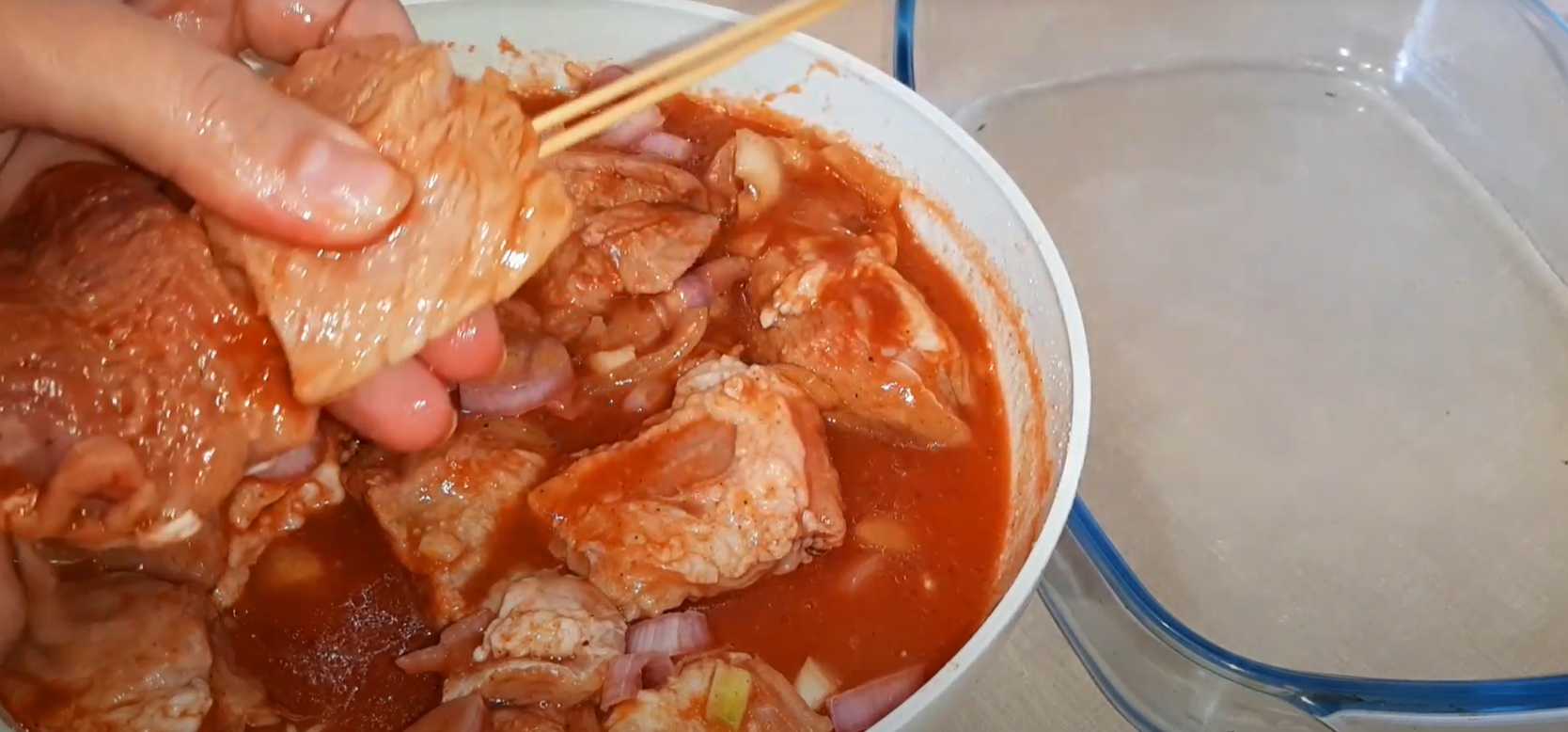 Шашлык из свинины в духовке с дымком-Шаг 6