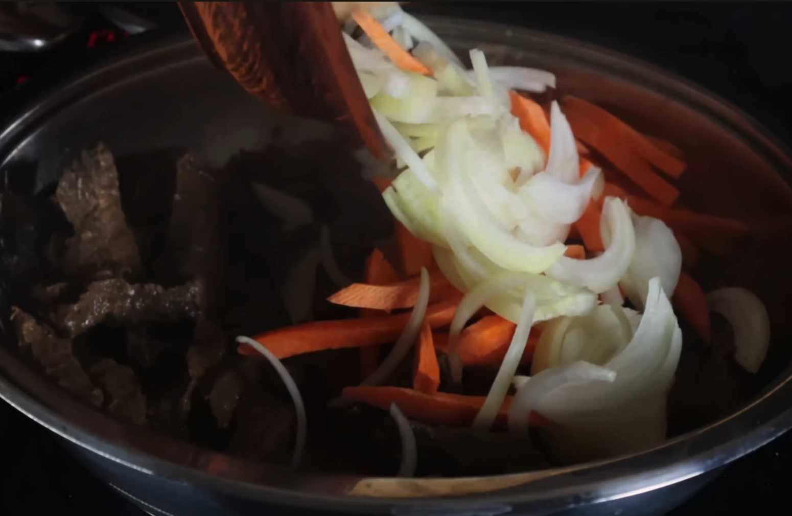 Калмыцкая лапша с мясом Хурсн Махн-Шаг 7