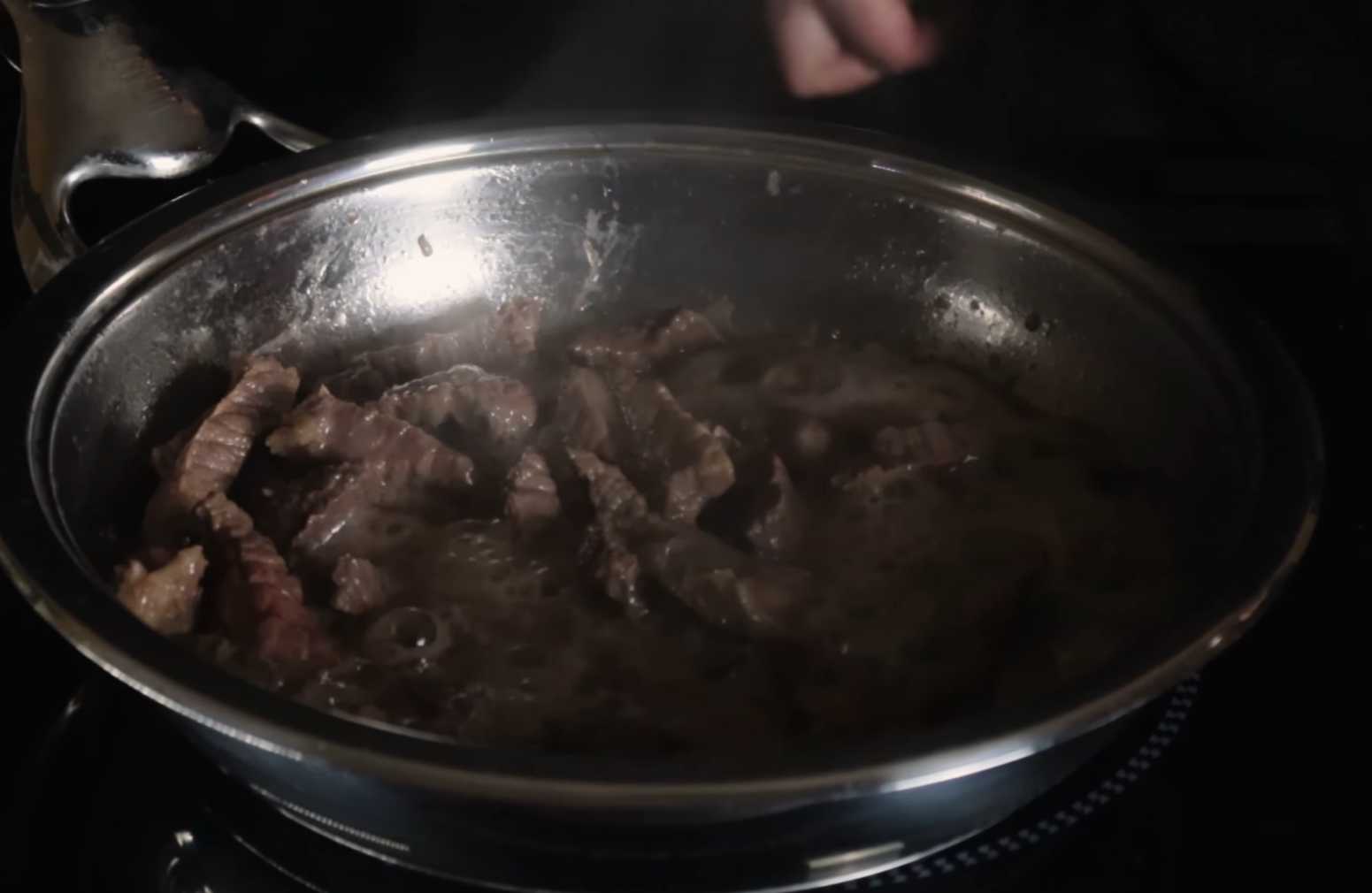 Калмыцкая лапша с мясом Хурсн Махн-Шаг 2