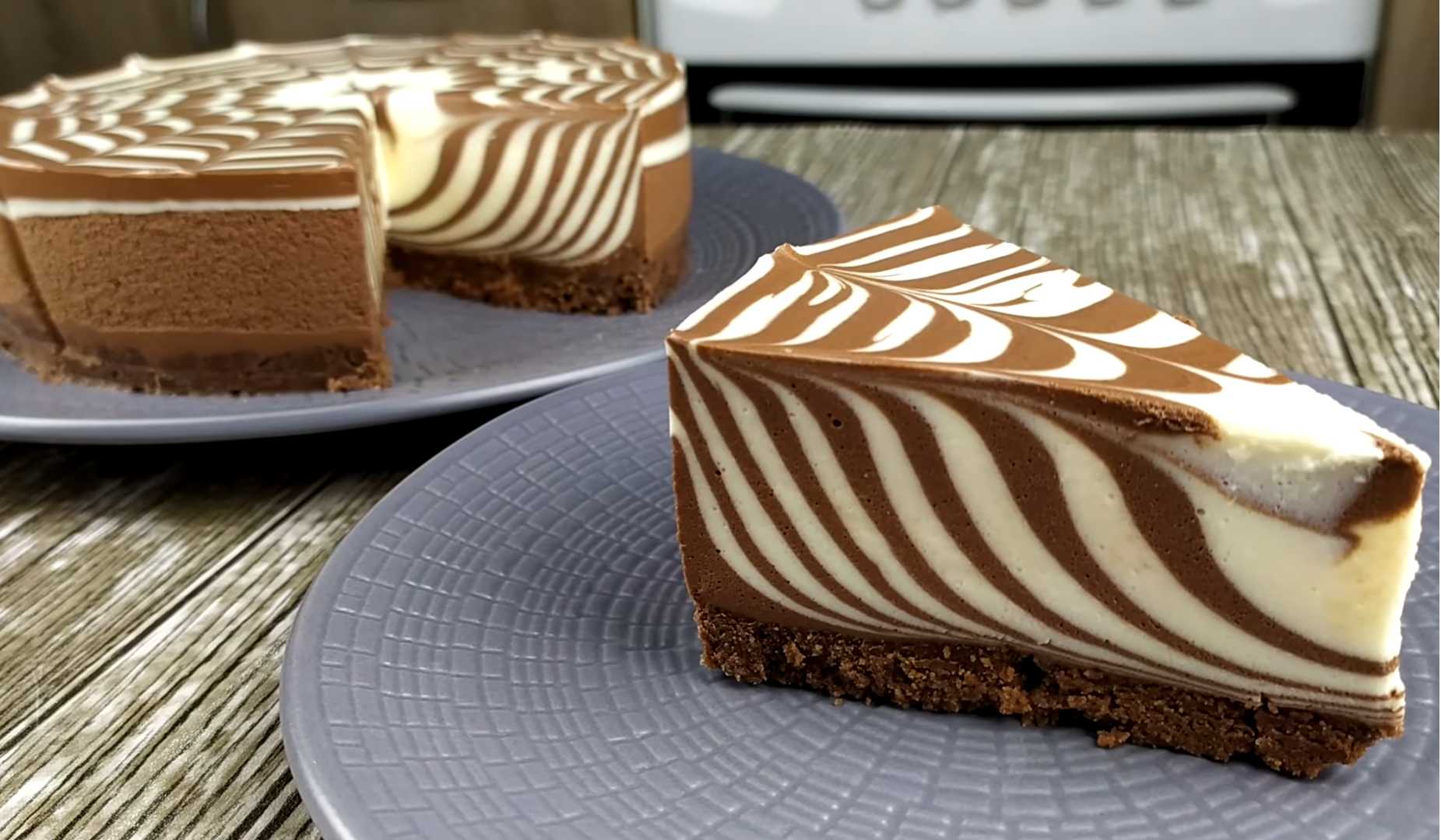 Торт Зебра без выпечки с шоколадным печеньем-Шаг 13