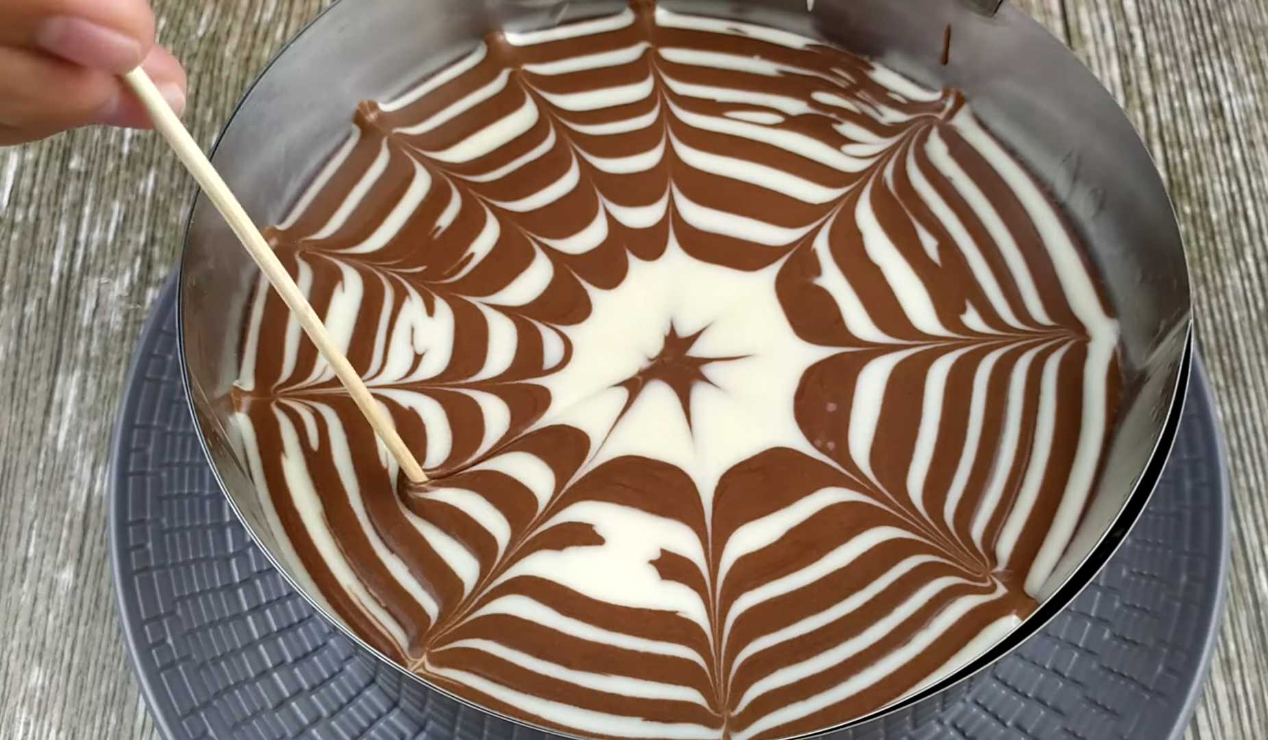 Торт Зебра без выпечки с шоколадным печеньем-Шаг 11