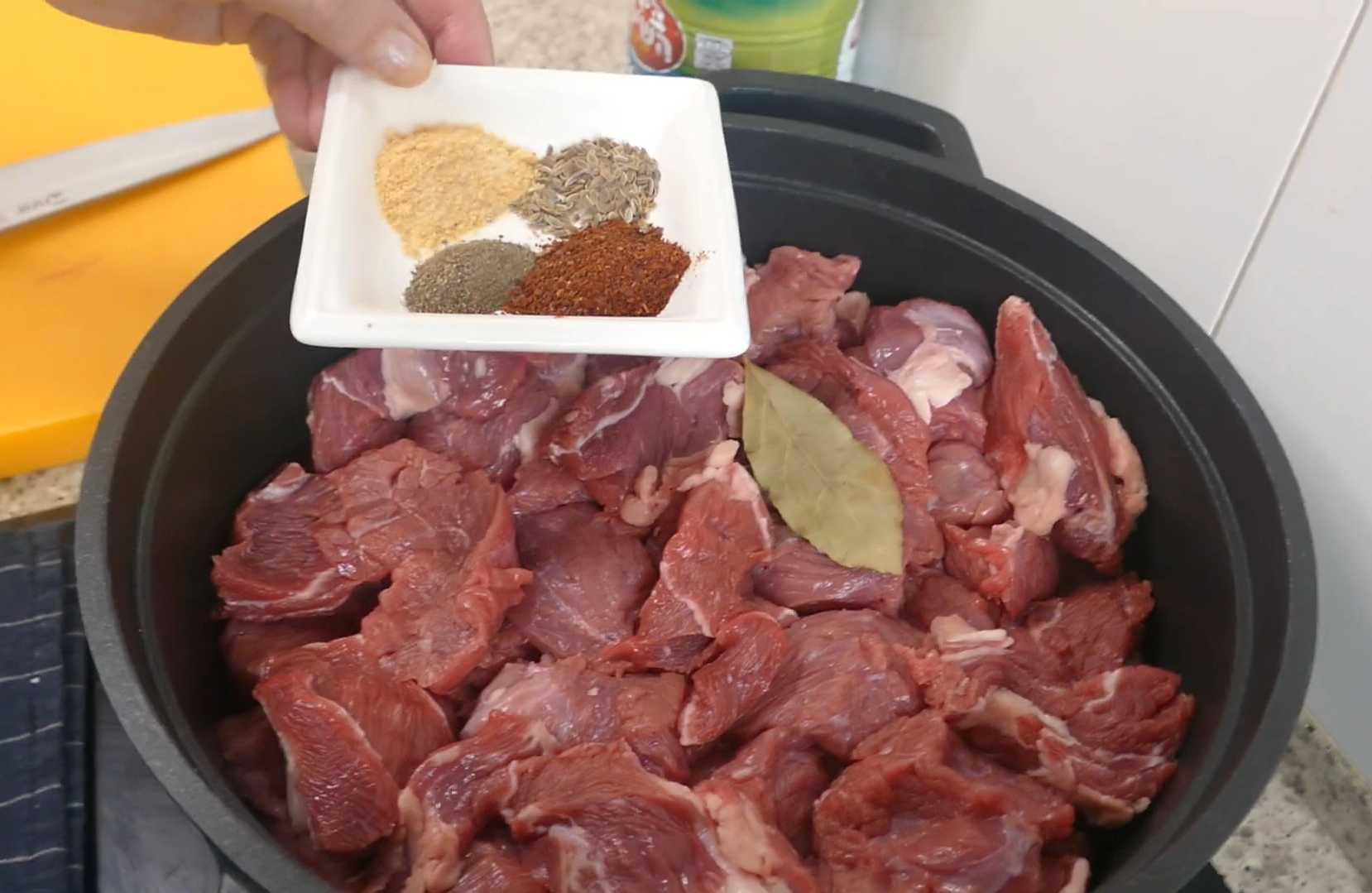 Мясо с квашеной капустой по-немецки-Шаг 4
