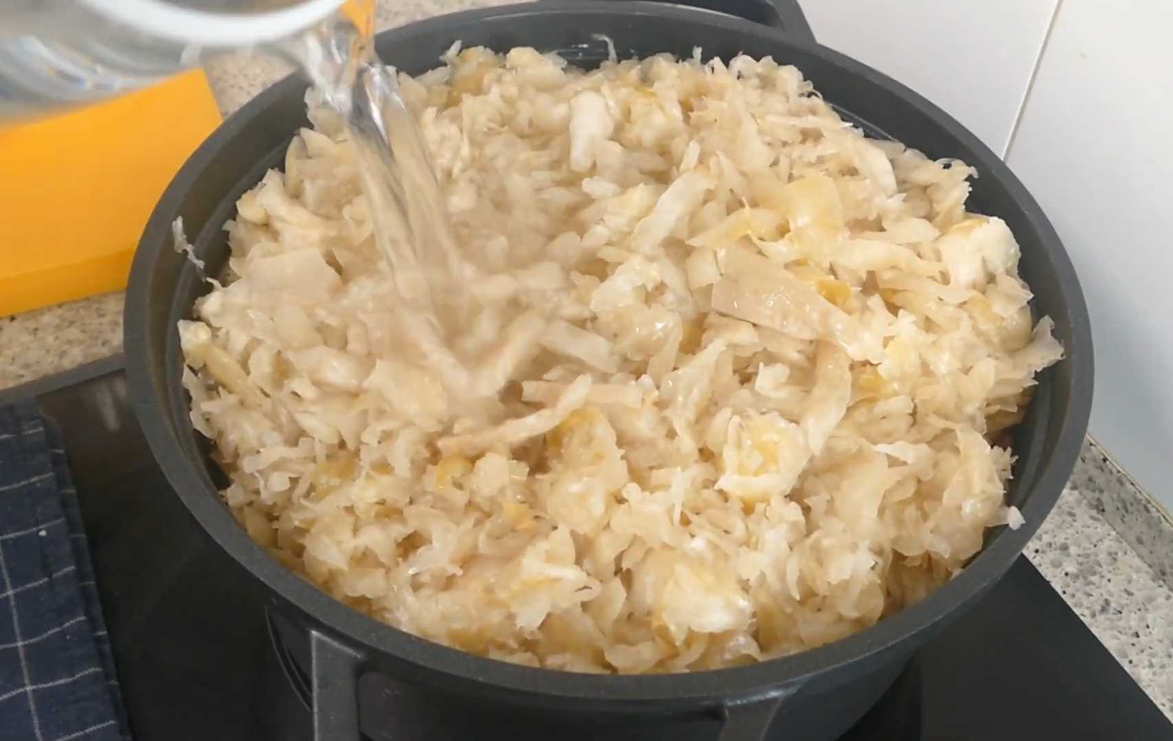 Мясо с квашеной капустой по-немецки-Шаг 8