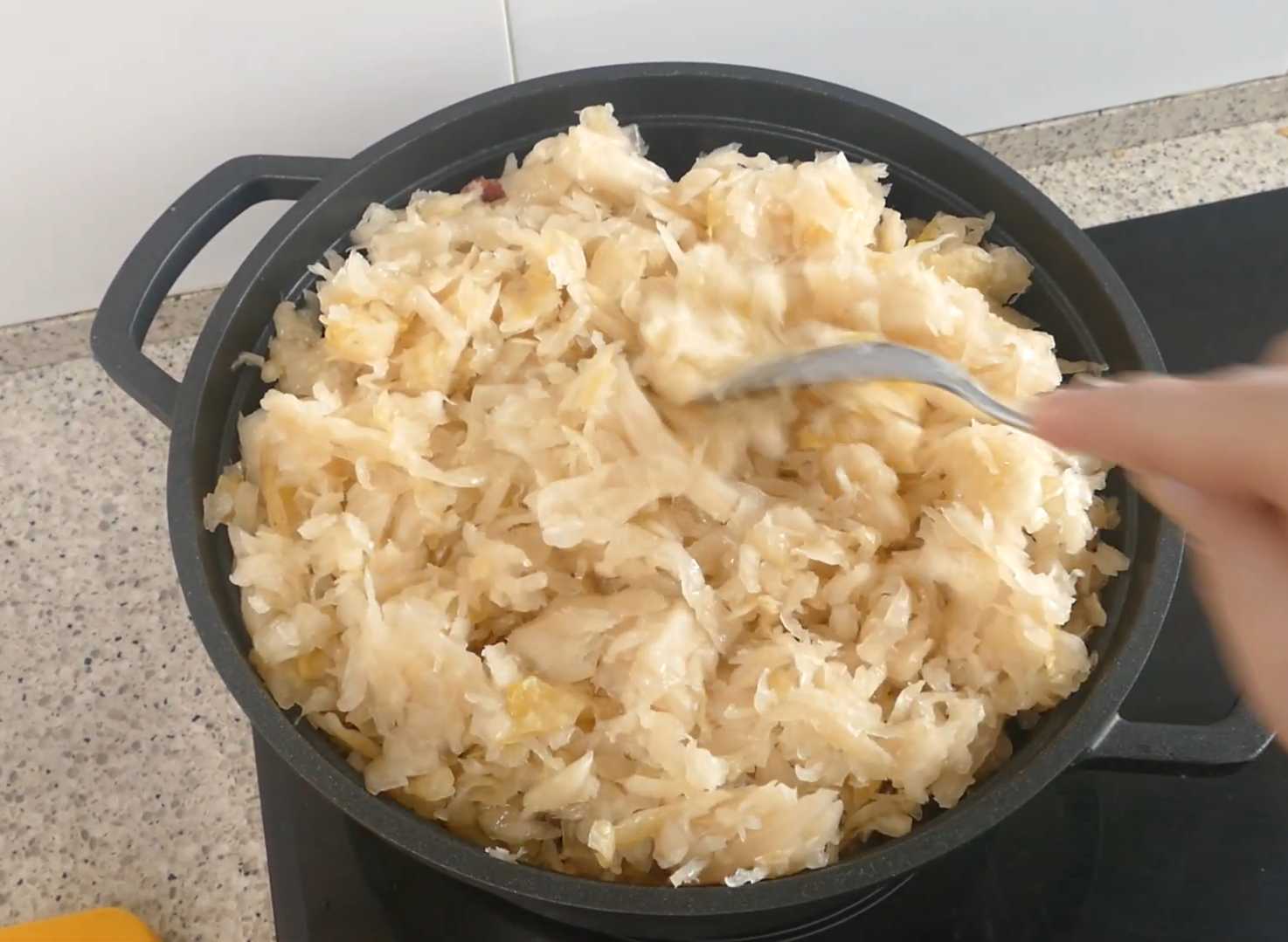 Мясо с квашеной капустой по-немецки-Шаг 7
