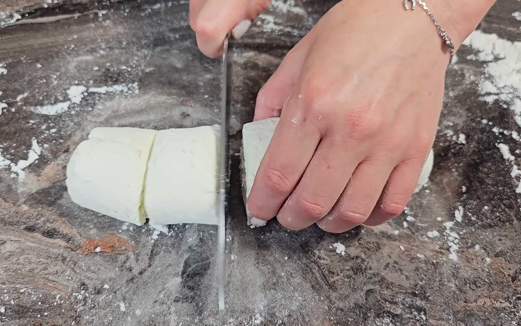 Пышные сырники без манки-Шаг 5