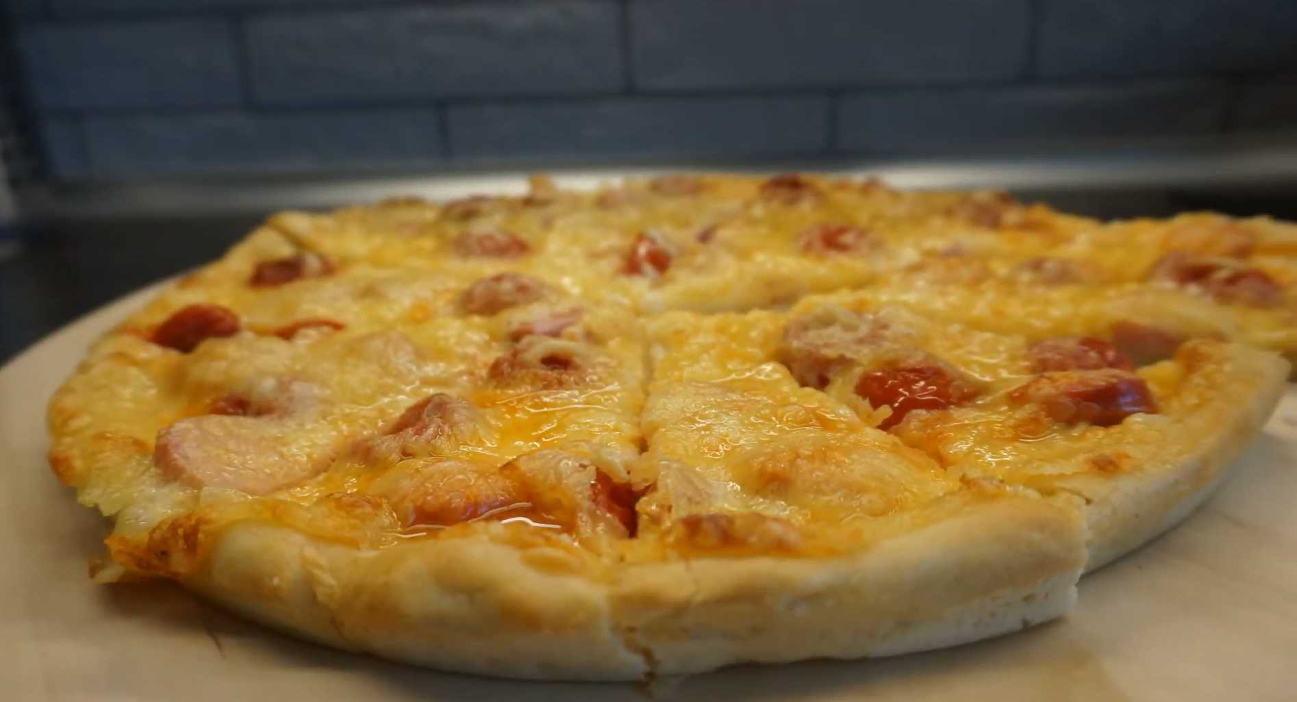 Пицца с моцареллой и сосисками-Шаг 16