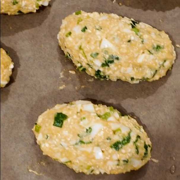 Сырники с сыром, зеленым луком и яйцом-Шаг 9