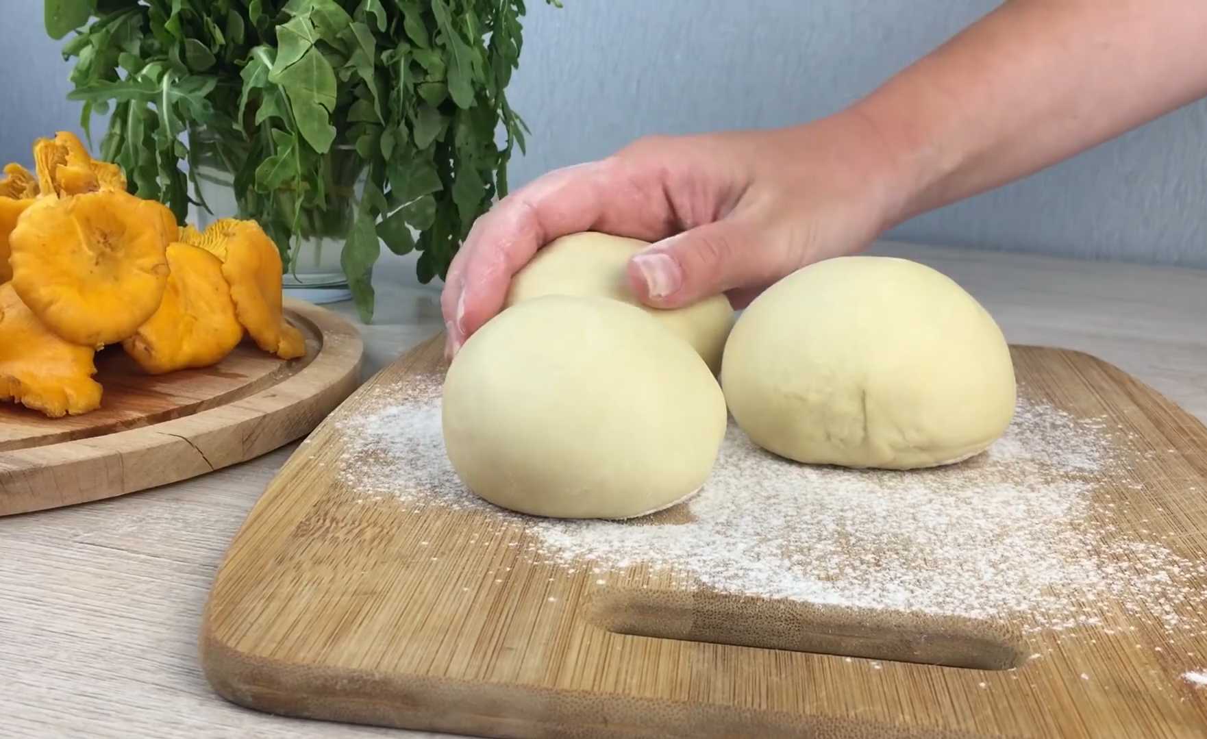 Пицца с лисичками и рукколой-Шаг 2