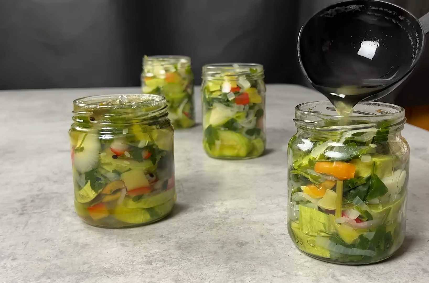 Кабачки с овощами на зиму-Шаг 11