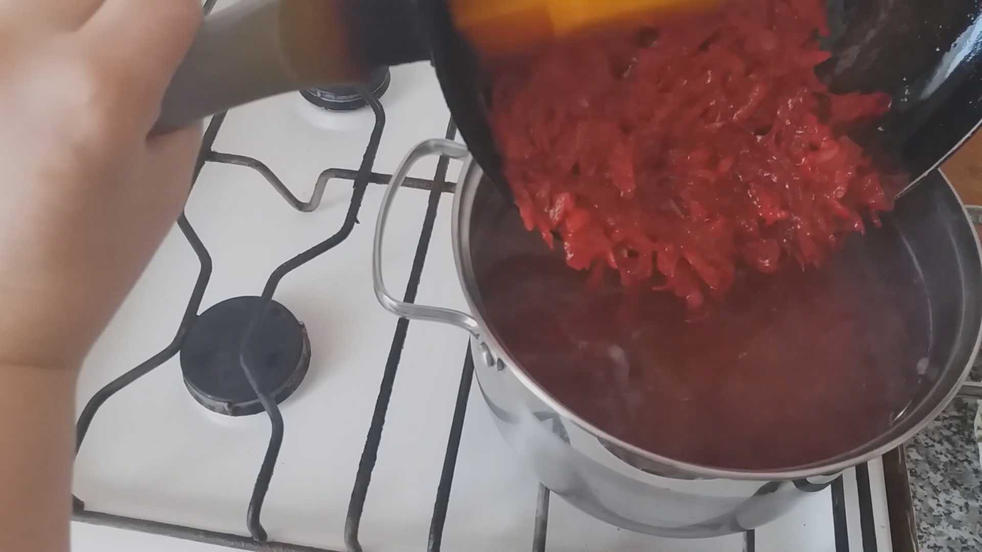 Холодный борщ с килькой — Шаг 6