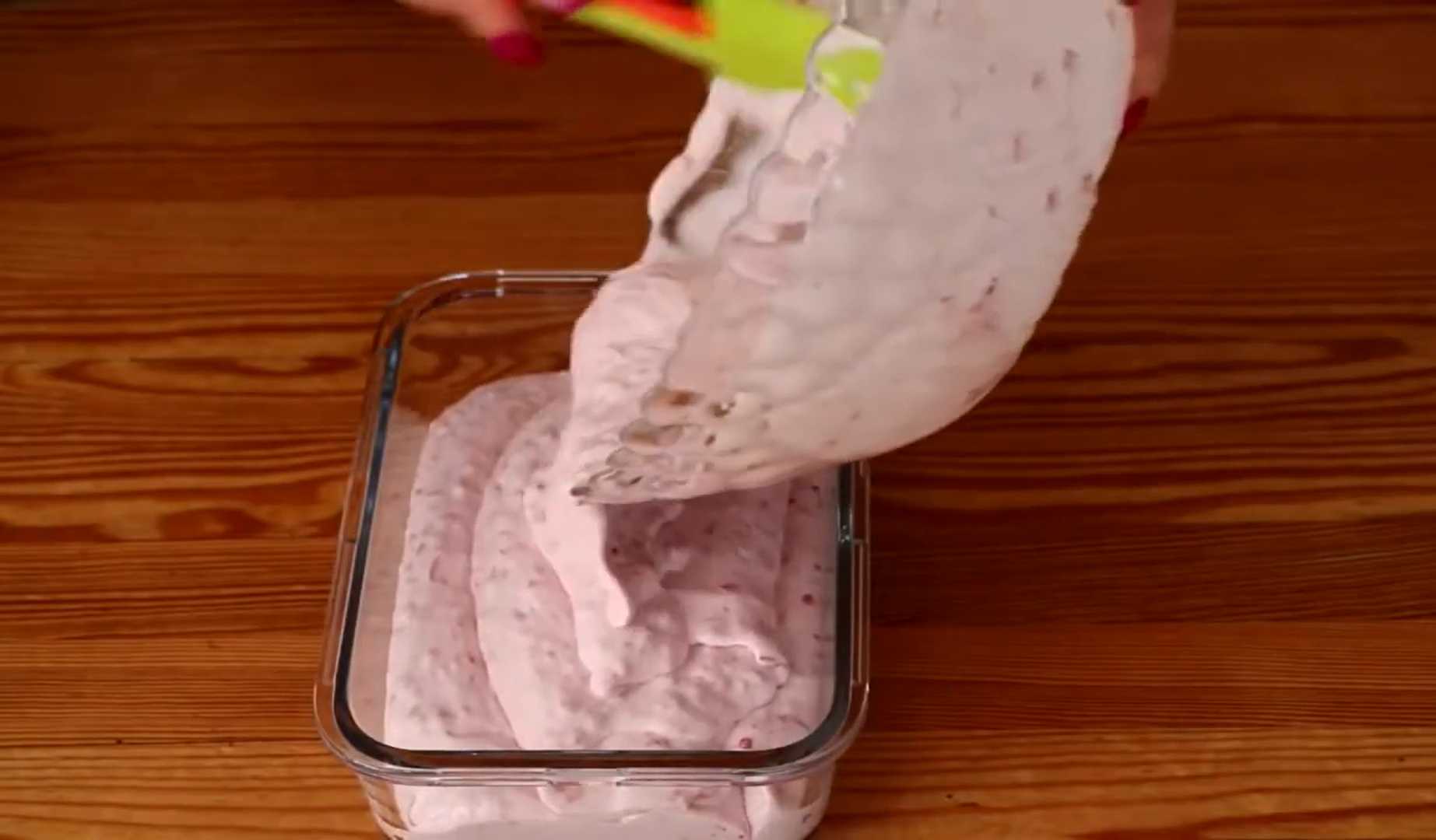 Домашнее мороженое со сметаной, сгущенкой и малиной-Шаг 6