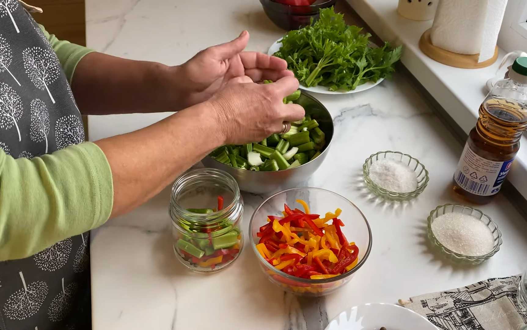 Маринованный сельдерей с болгарским перцем на зиму-Шаг 4