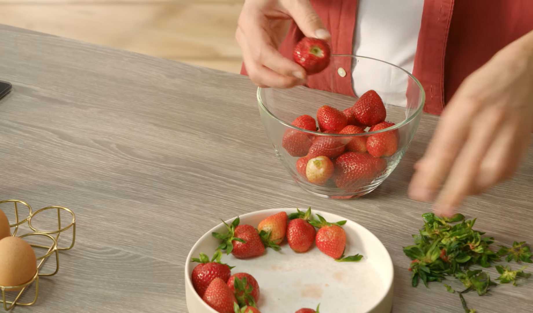 Клубничное мороженое от Бельковича-Шаг 2