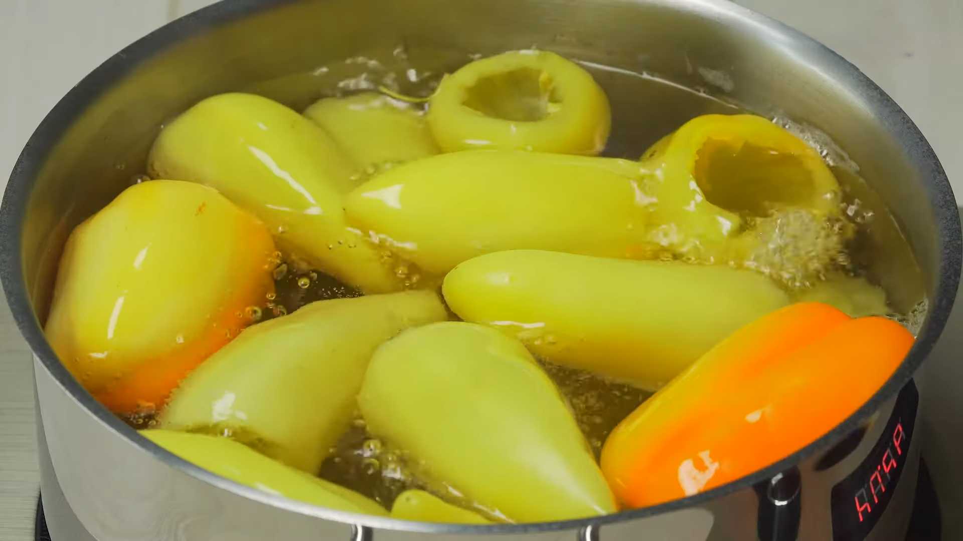 Маринованный болгарский перец для фаршировки на зиму-Шаг 2