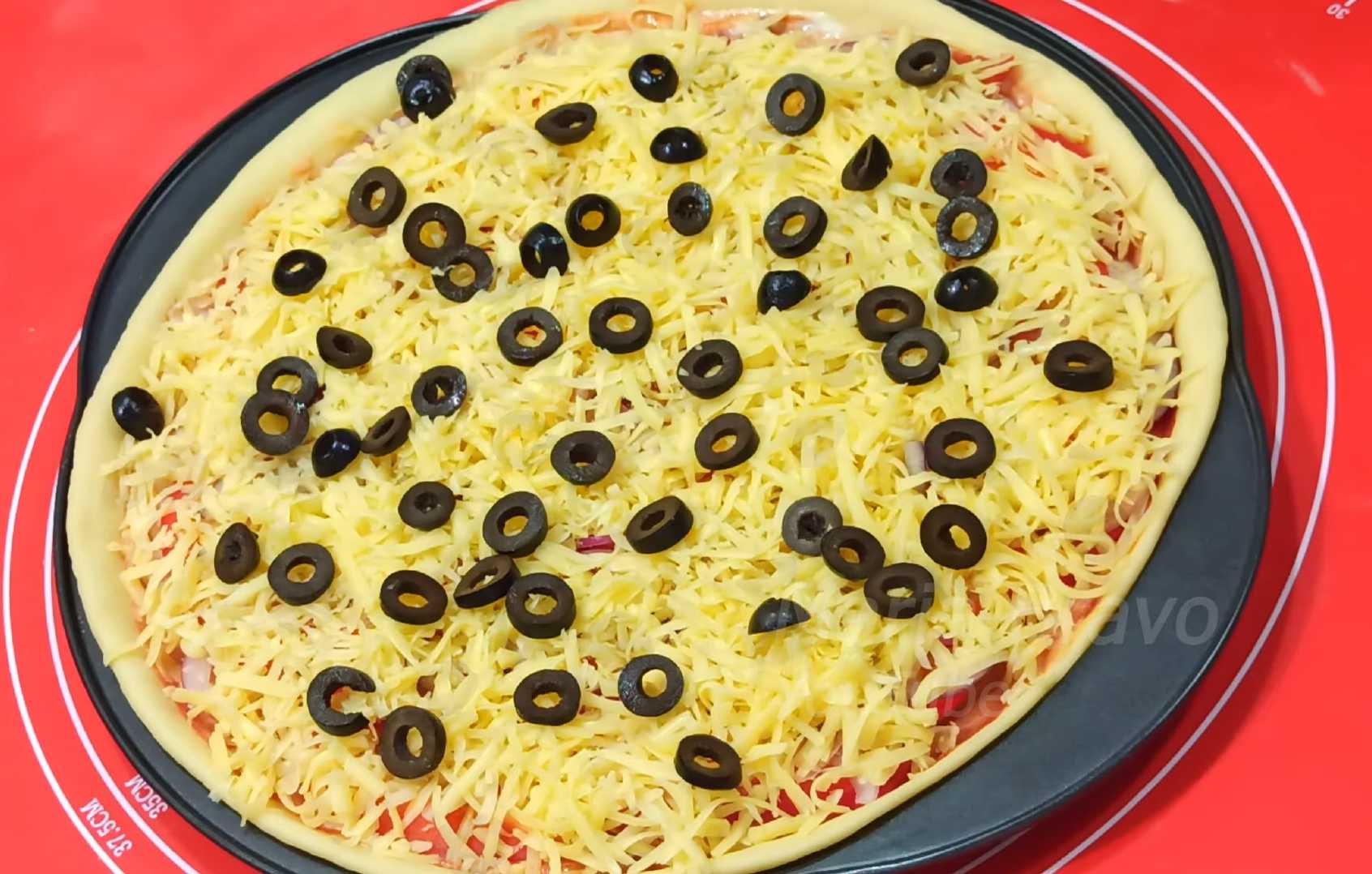 Пицца с копченой курицей в духовке-Шаг 9