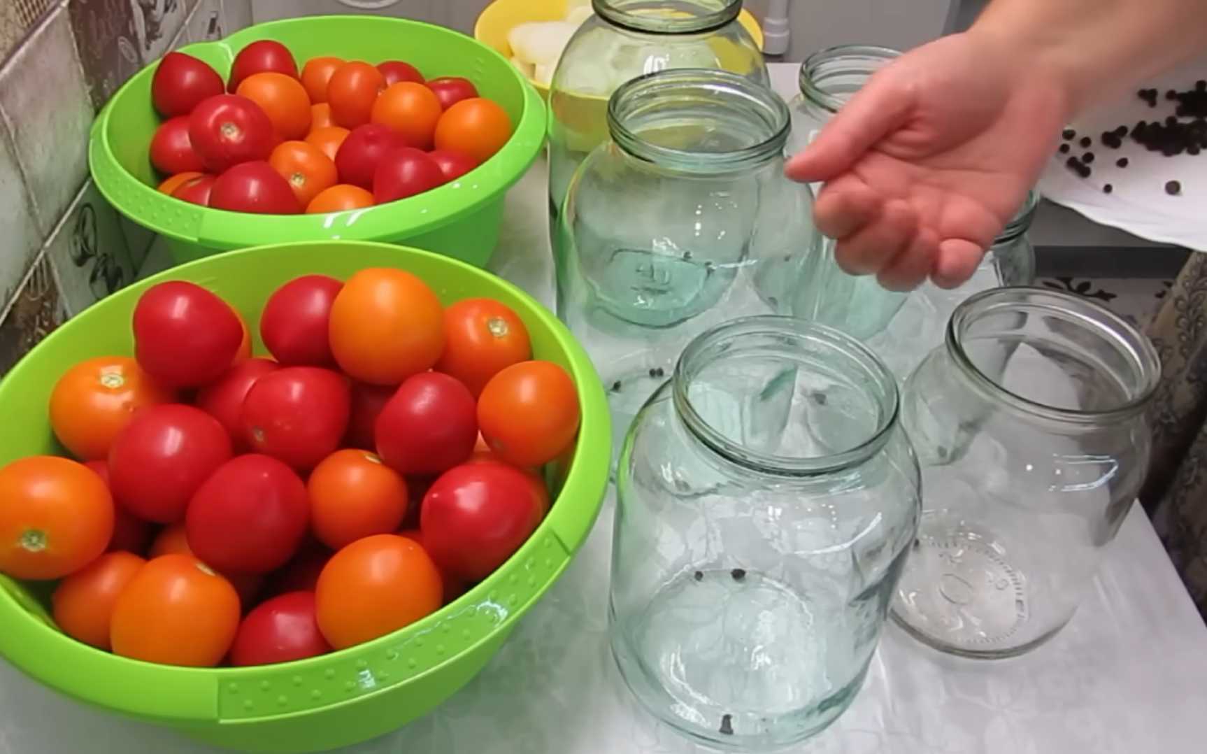 Маринованные помидоры сладкие с луком-Шаг 4