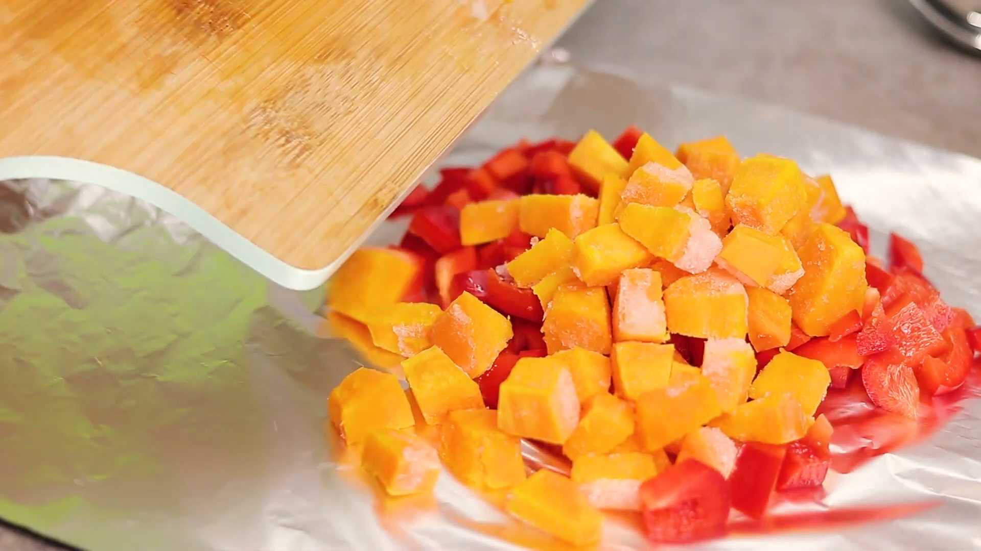 Булгур с запечённой тыквой и красным перцем-Шаг 8
