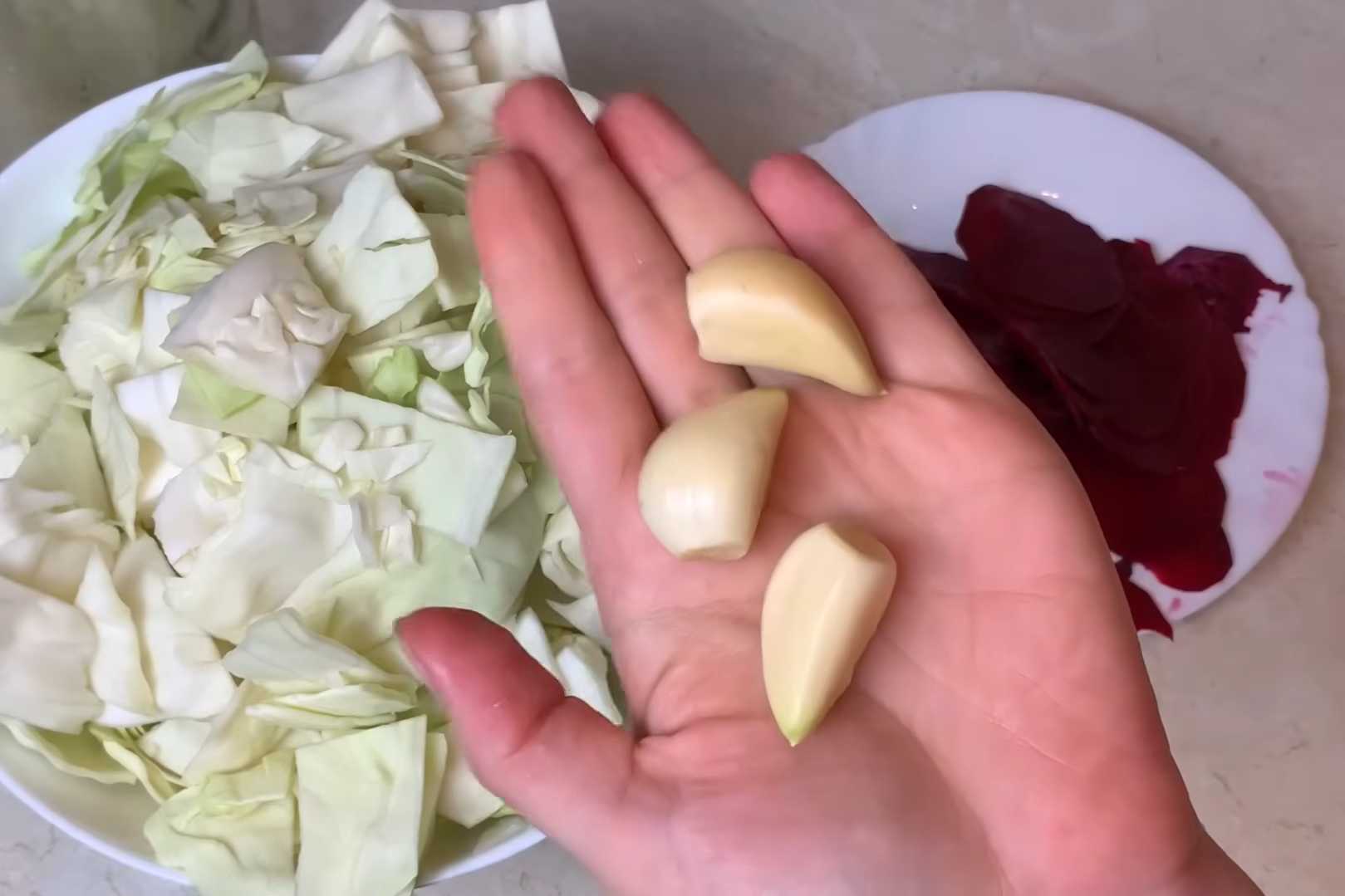 Маринованная капуста со свеклой-Шаг 3