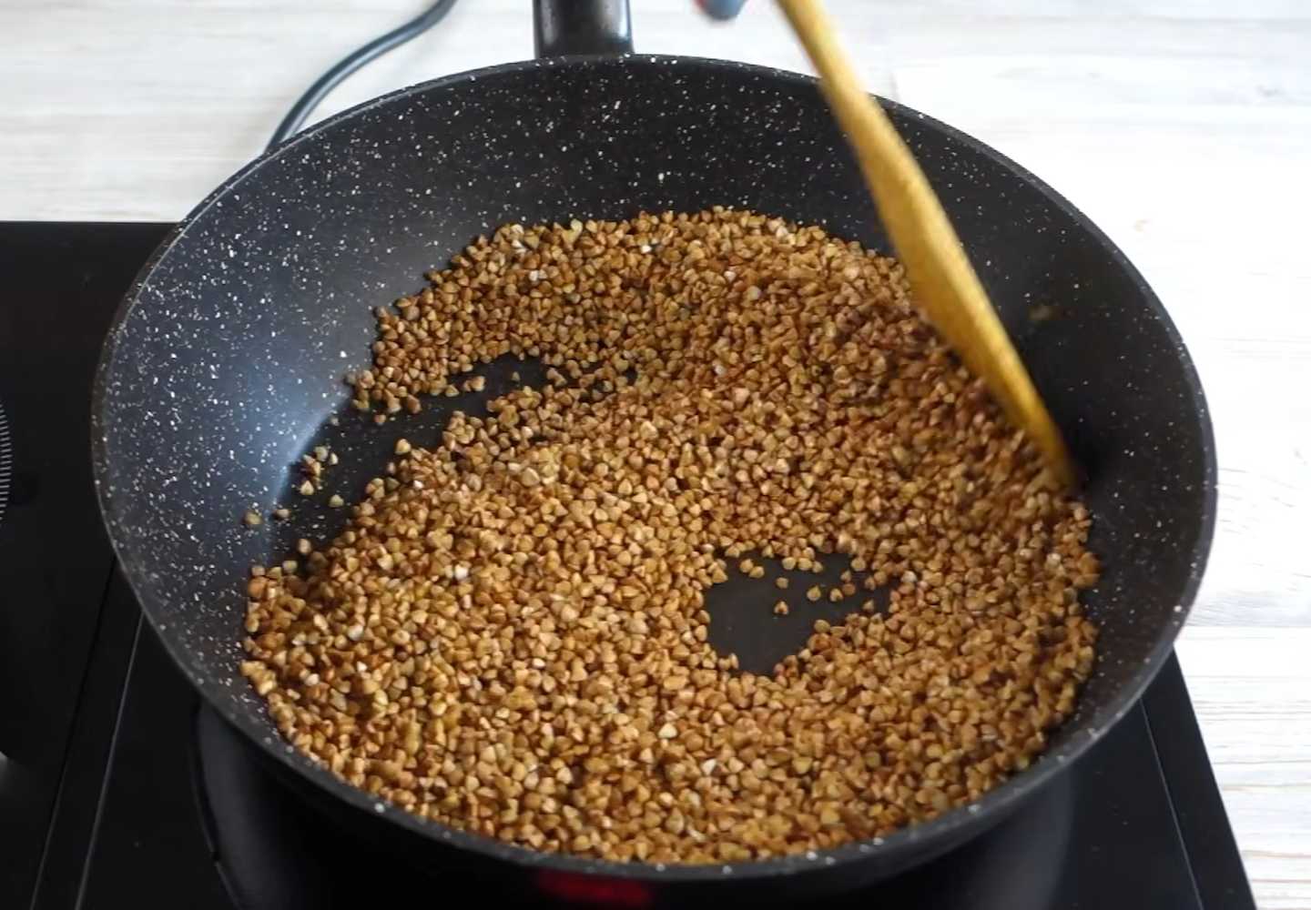 Гречка с грибами и овощами на сковороде-Шаг 7