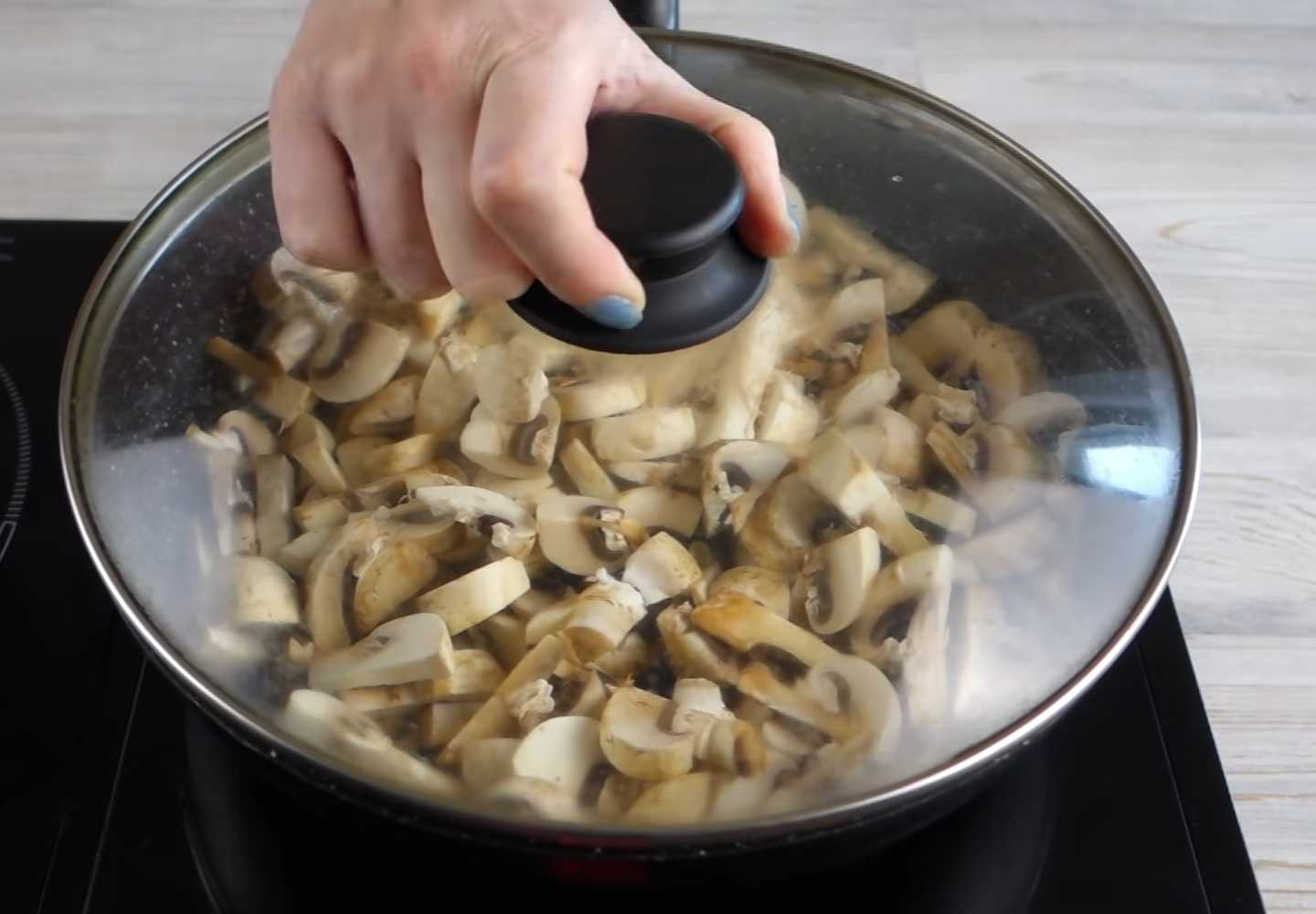 Гречка с грибами и овощами на сковороде-Шаг 4