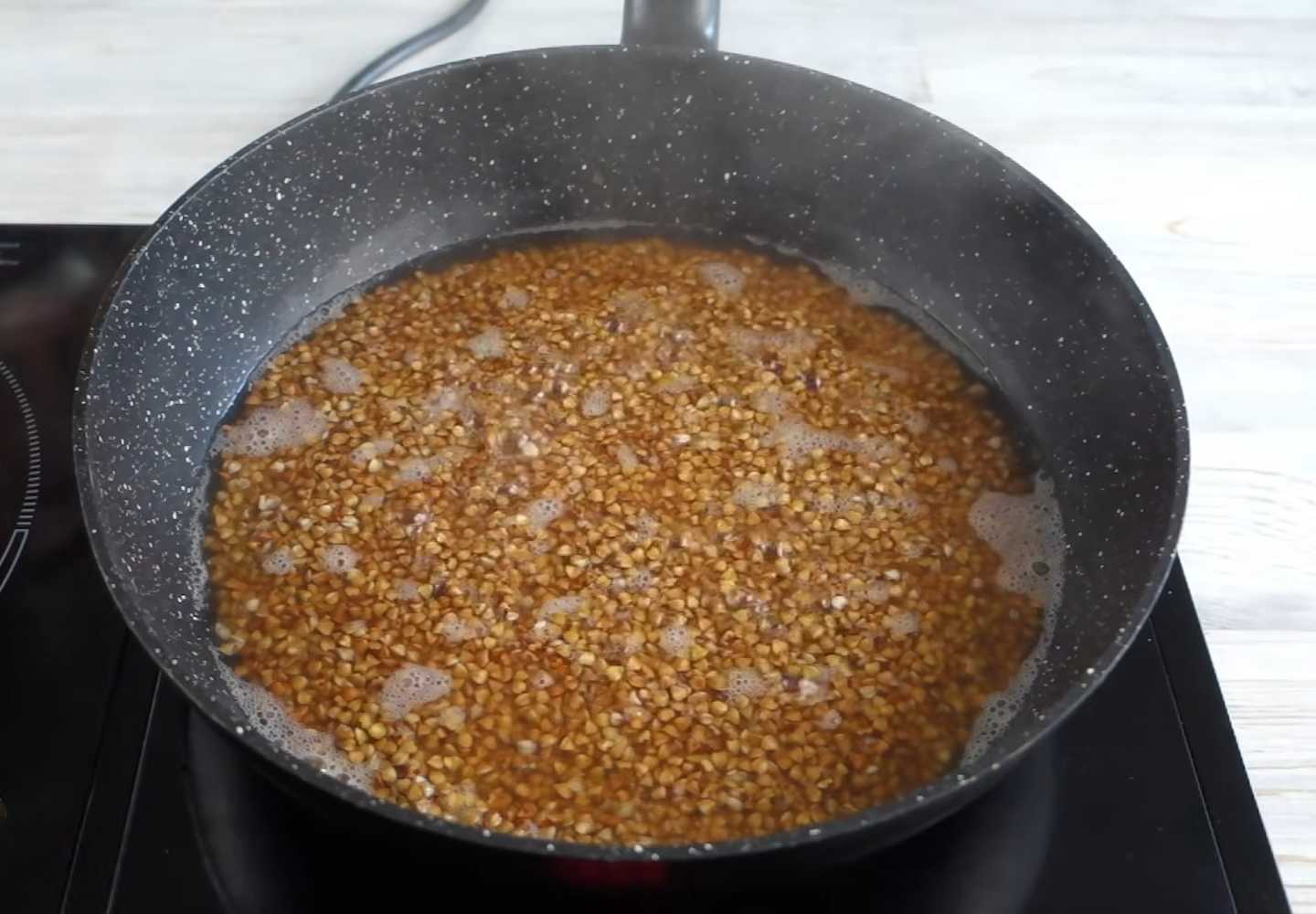 Гречка с грибами и овощами на сковороде-Шаг 8