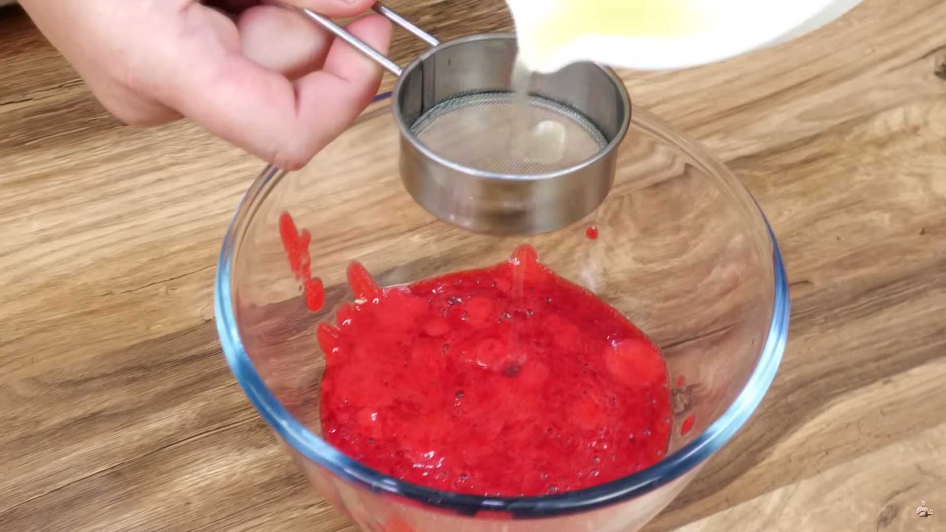Домашнее малиновое мороженое-Шаг 4
