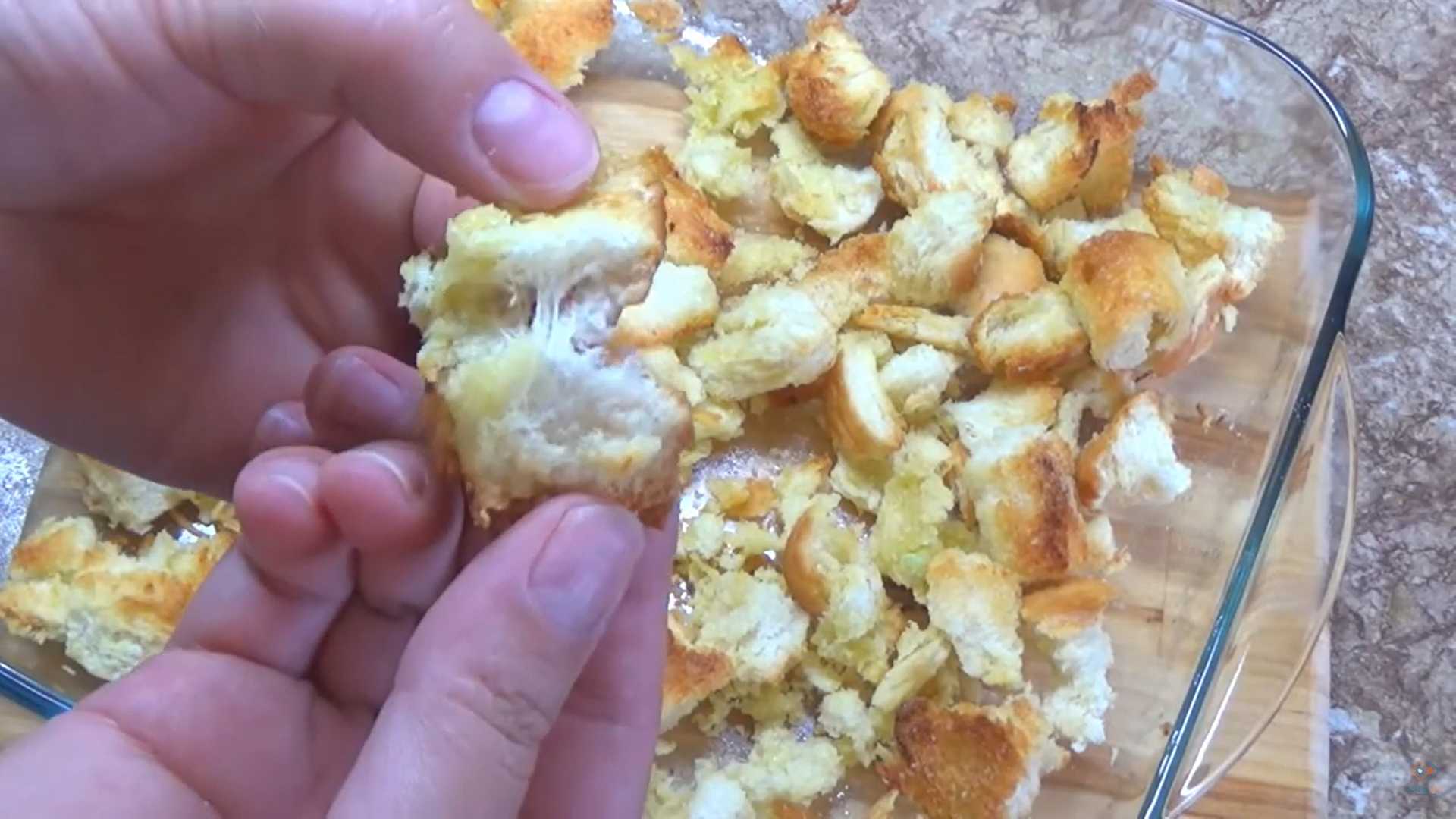 Салат Цезарь с морепродуктами — Шаг 2