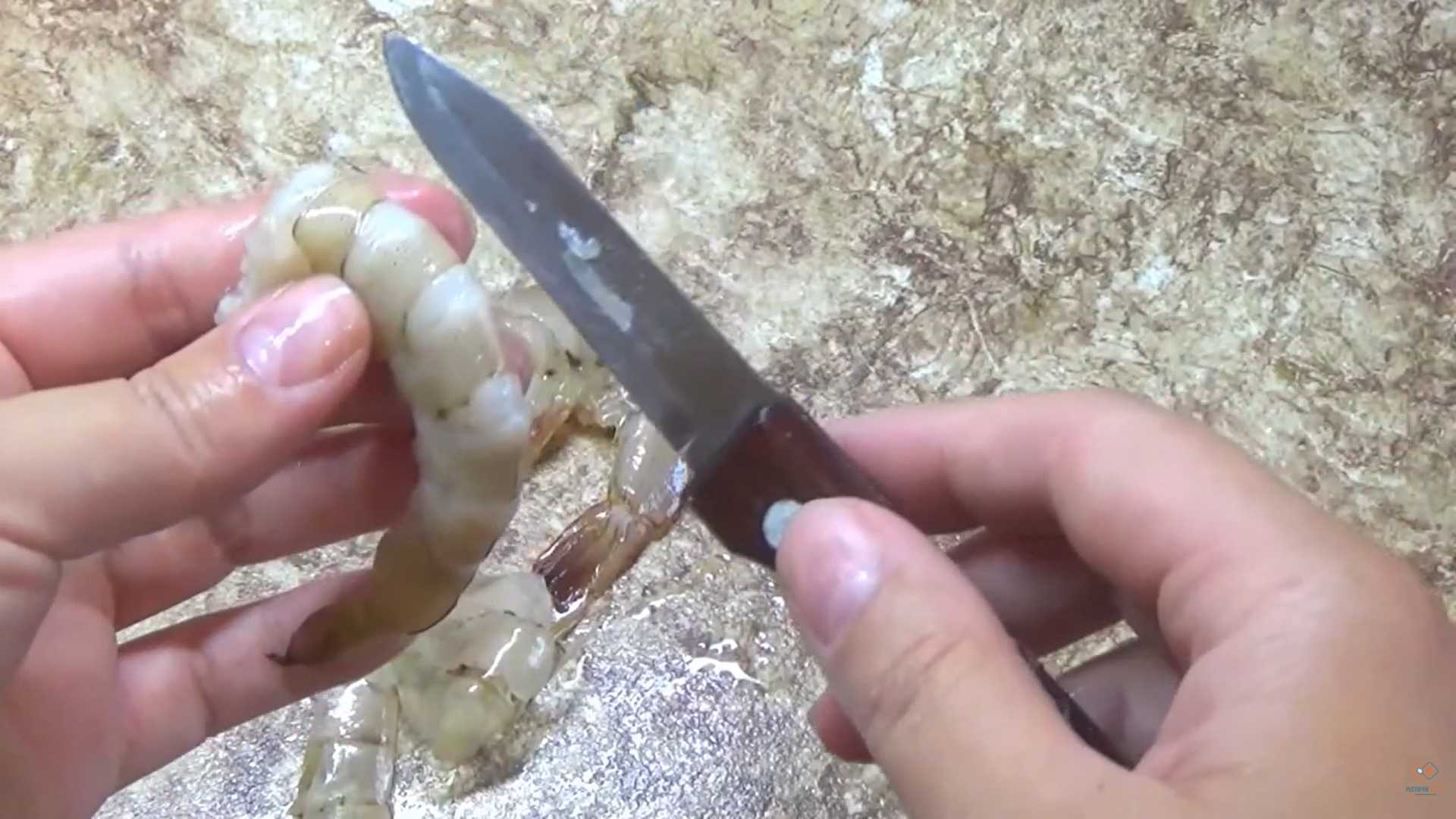 Салат Цезарь с морепродуктами — Шаг 5