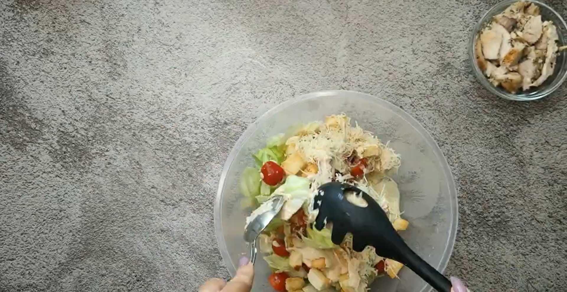 Салат Цезарь с каперсами — Шаг 5