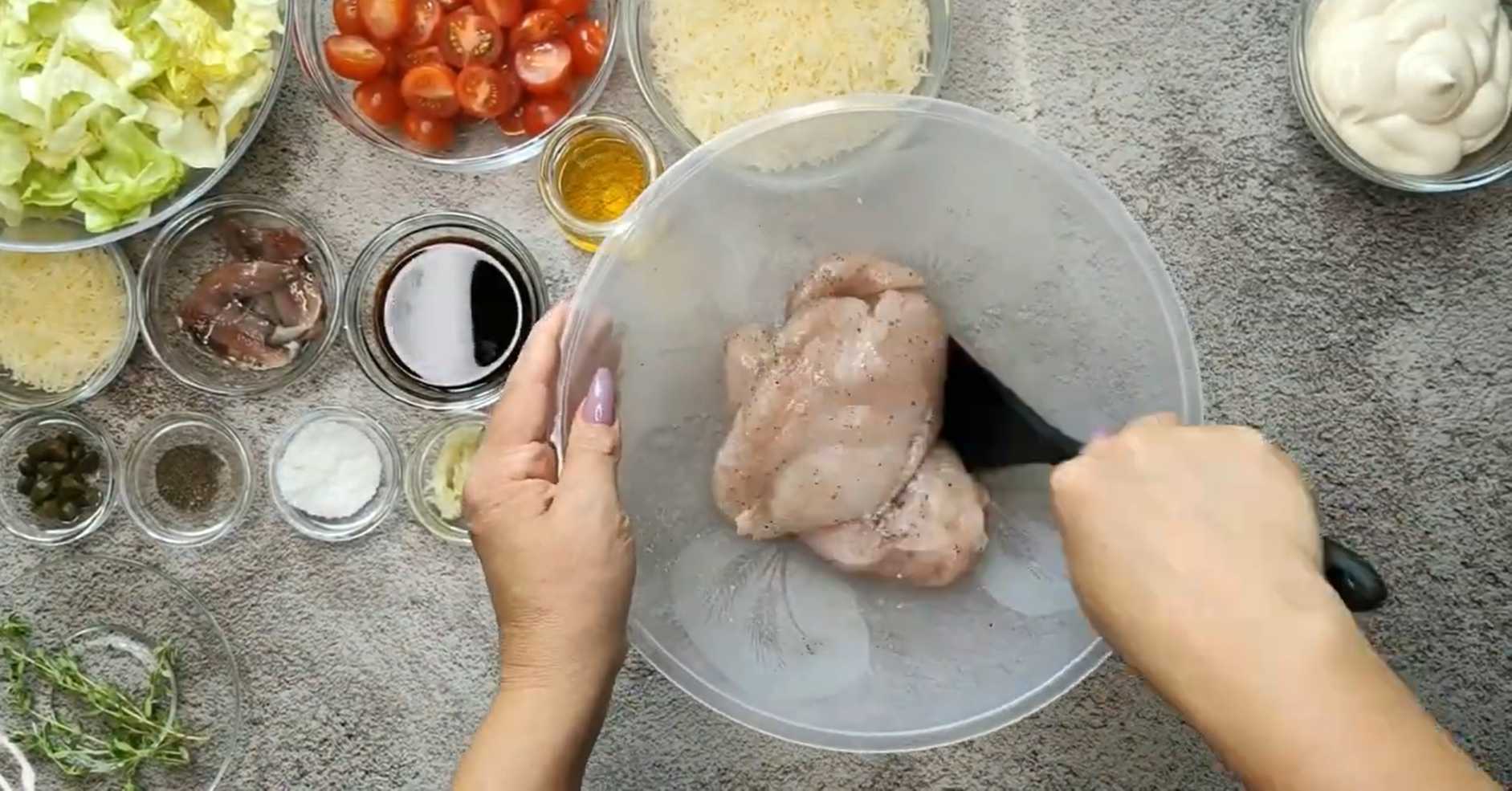 Салат Цезарь с каперсами — Шаг 2