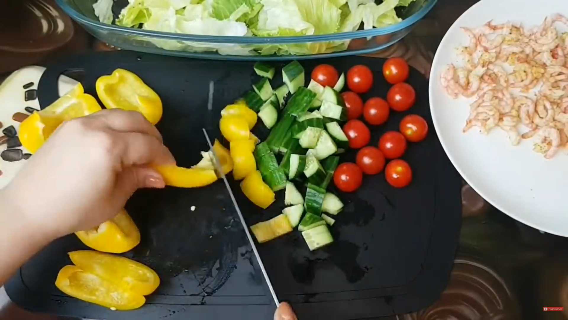 Салат Цезарь с креветками постный — Шаг 4