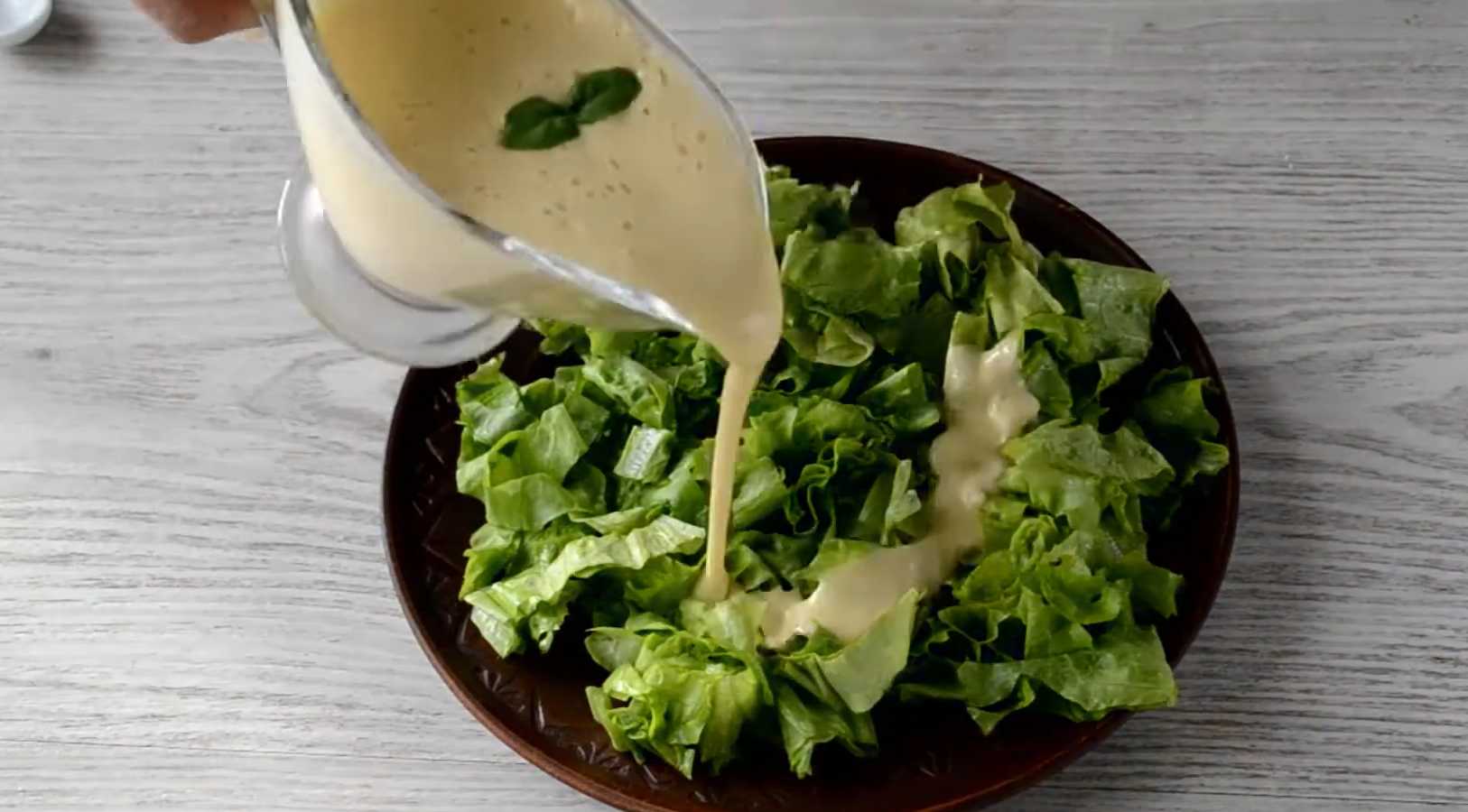 Салат Цезарь с копченой курицей-Шаг 6