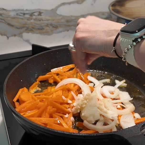 Куриное филе, томленное с овощами — Шаг 10