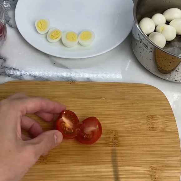 Салат Цезарь с яйцом — Шаг 12