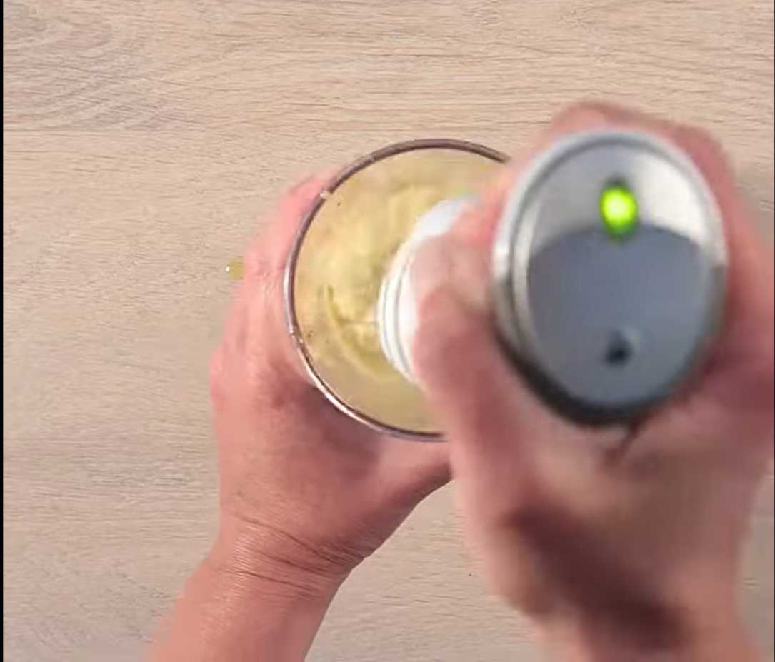 Салат «Цезарь» с курицей и моцареллой — Шаг 2