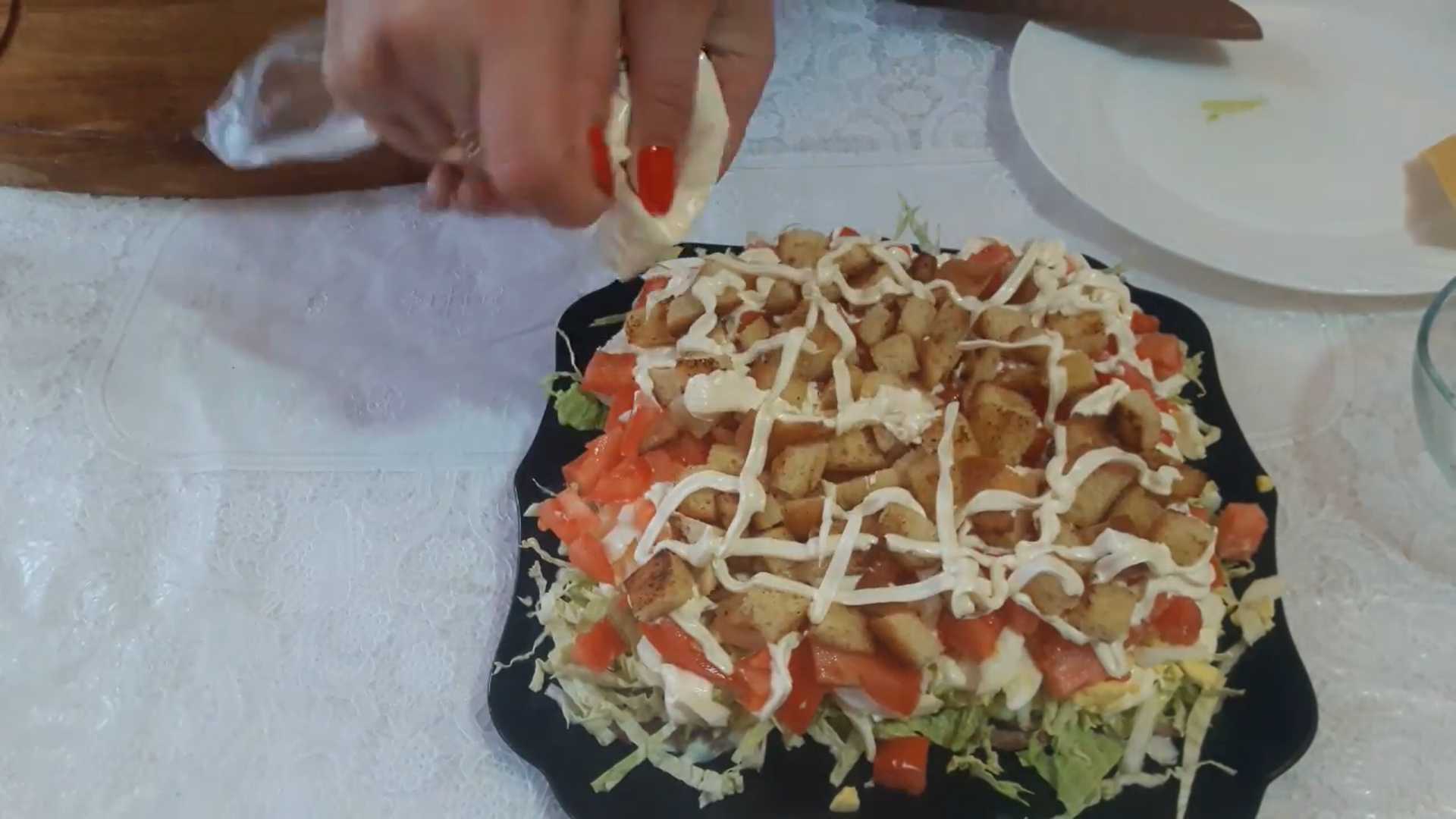 Салат Цезарь со свининой-Шаг 9