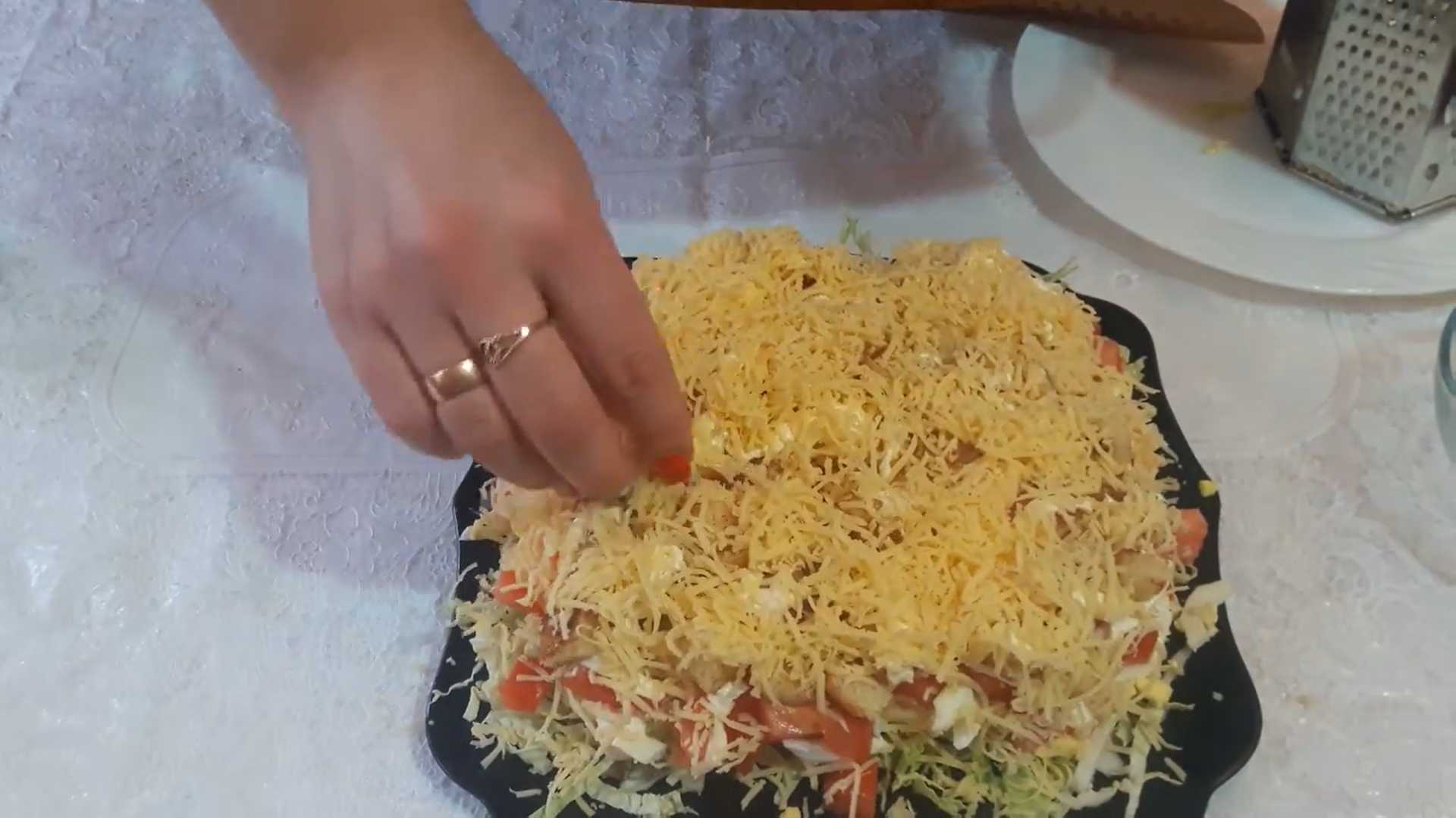 Салат Цезарь со свининой-Шаг 10