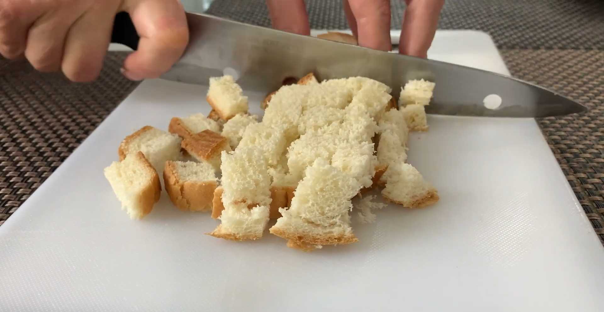 Салат Цезарь с сёмгой — Шаг 2