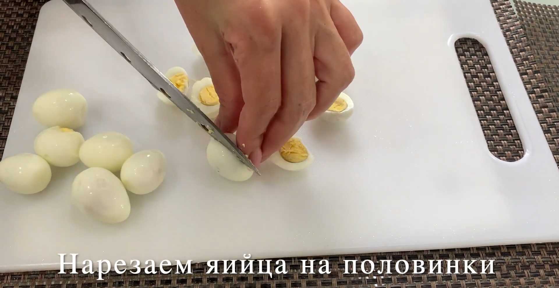 Салат Цезарь с сёмгой — Шаг 6